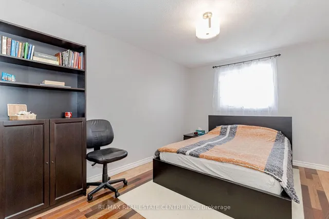 Additional property image - 4155 Dursley Cres