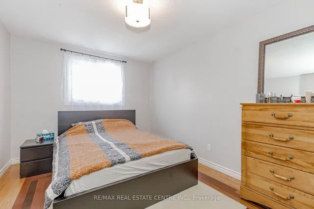 Additional property image - 4155 Dursley Cres