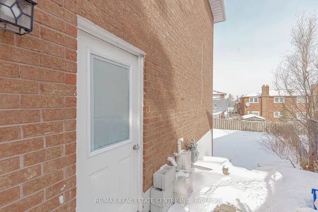 Additional property image - 4155 Dursley Cres