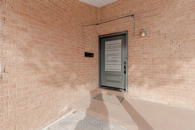 Additional property image - 4155 Dursley Cres