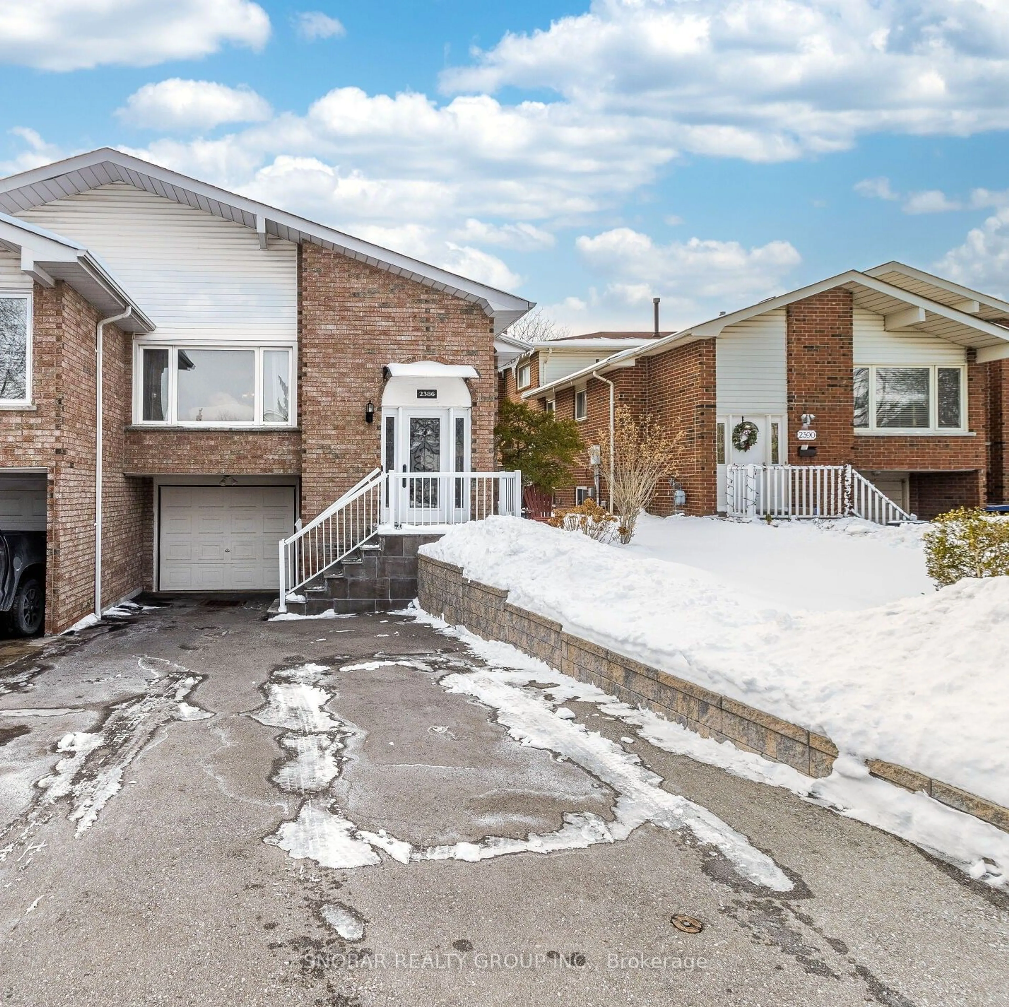 Home with brick exterior material, street for 2386 Culver Way, Mississauga Ontario L5B 2P9