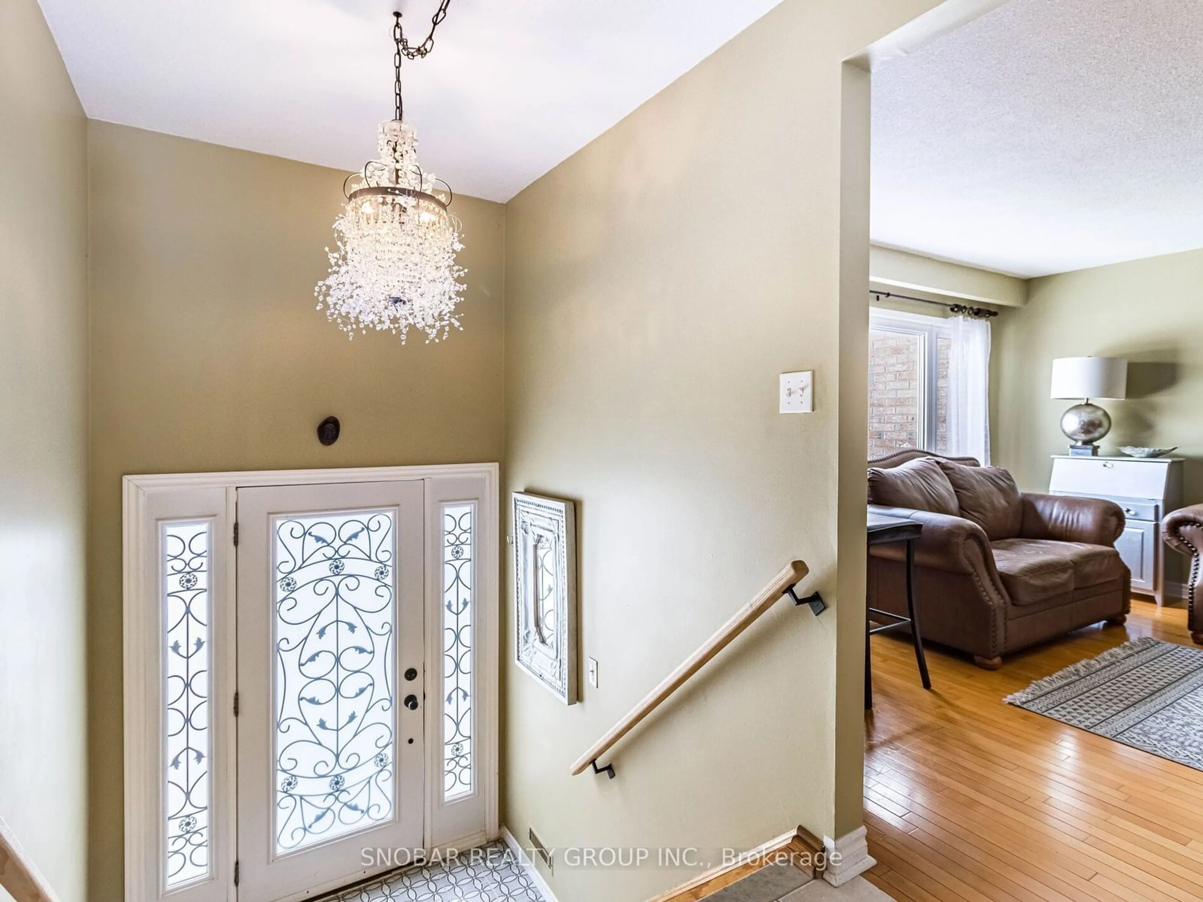 Indoor entryway for 2386 Culver Way, Mississauga Ontario L5B 2P9