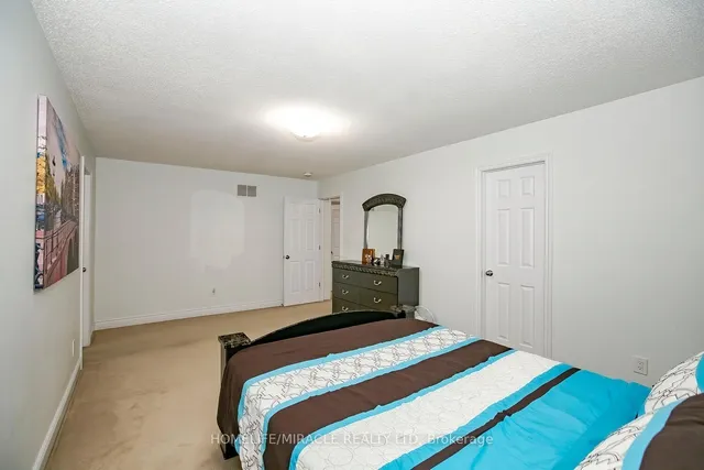 Additional property image - 25 Oaklea Blvd
