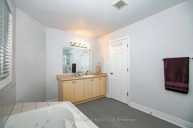 Additional property image - 25 Oaklea Blvd