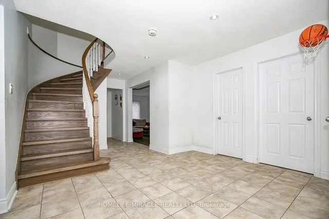 Additional property image - 25 Oaklea Blvd