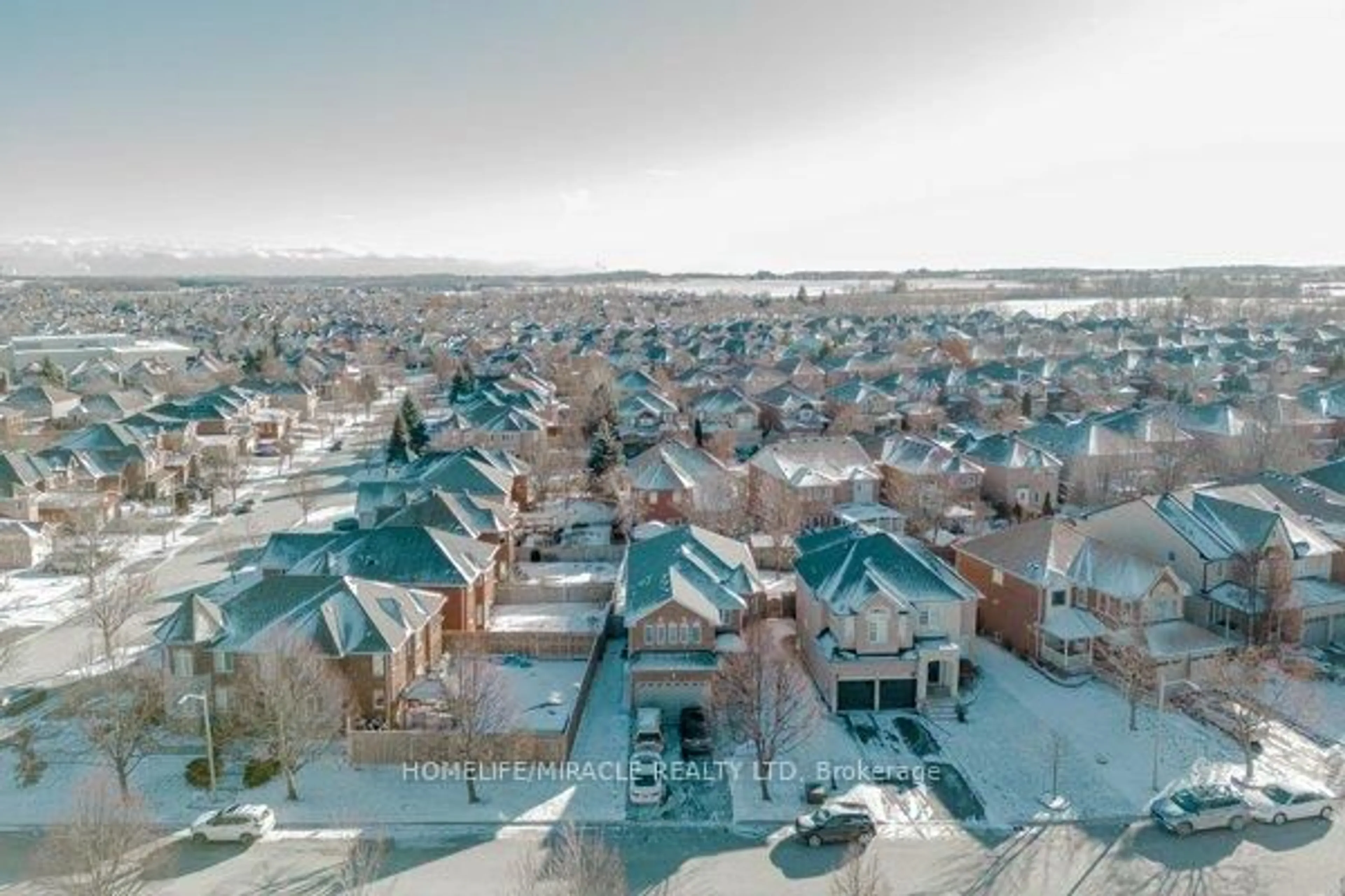 A pic from outside/outdoor area/front of a property/back of a property/a pic from drone, city buildings view from balcony for 5 Forsyth Cres, Halton Hills Ontario L7G 5Y3