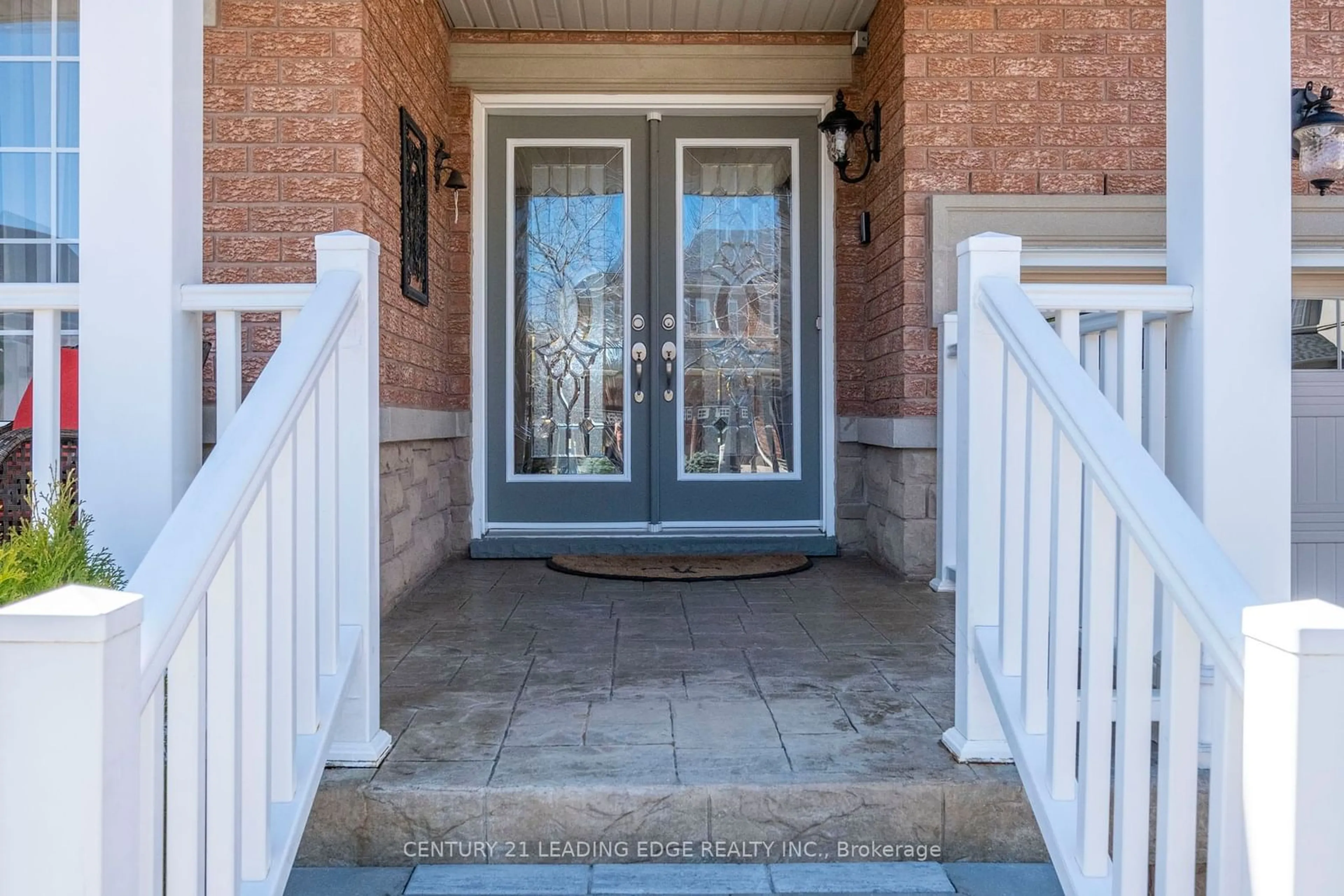 Indoor entryway for 24 Lightheart Dr, Caledon Ontario L7C 1E3