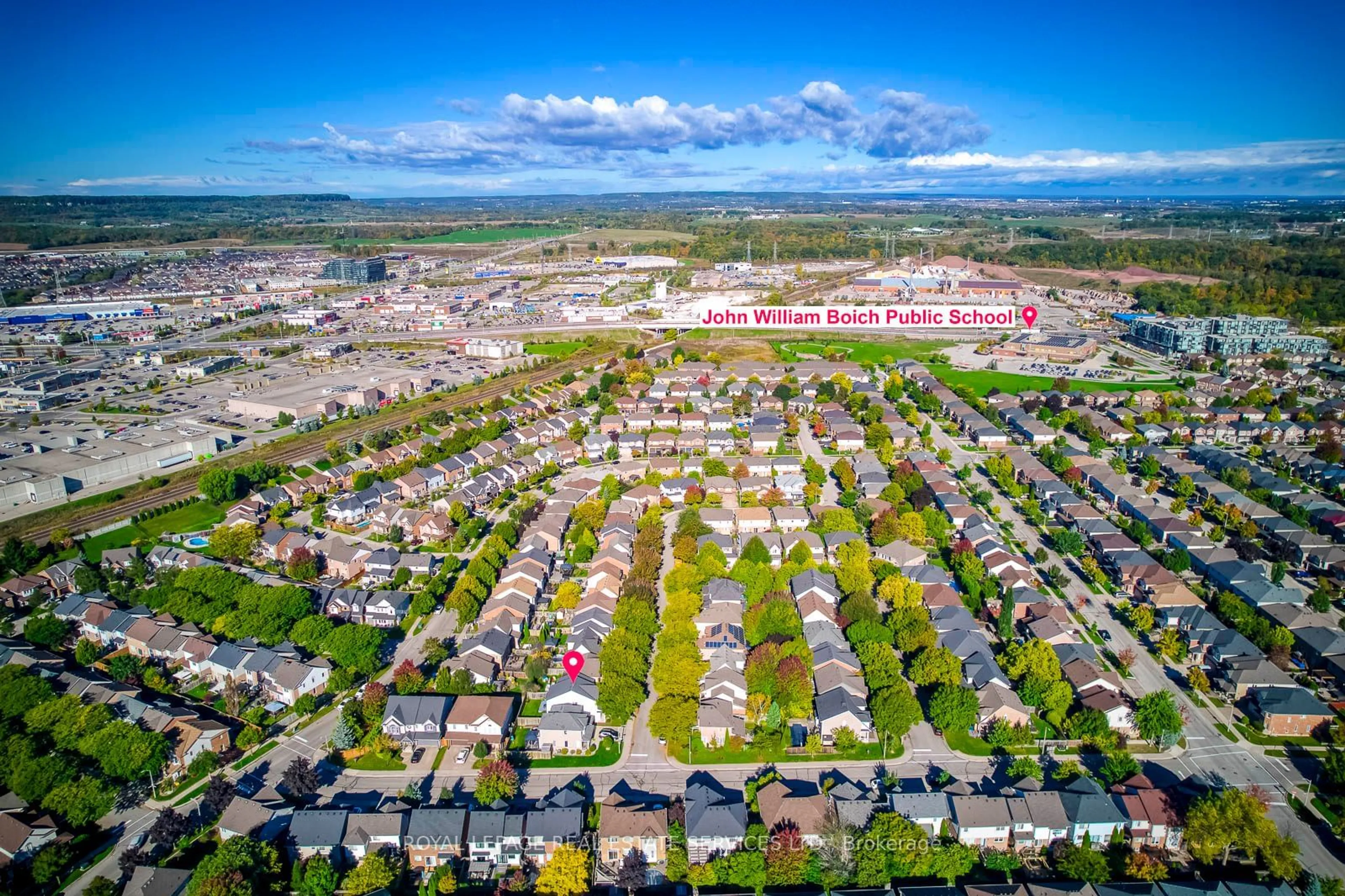 A pic from outside/outdoor area/front of a property/back of a property/a pic from drone, street for 2342 Heslop St, Burlington Ontario L7L 6N6