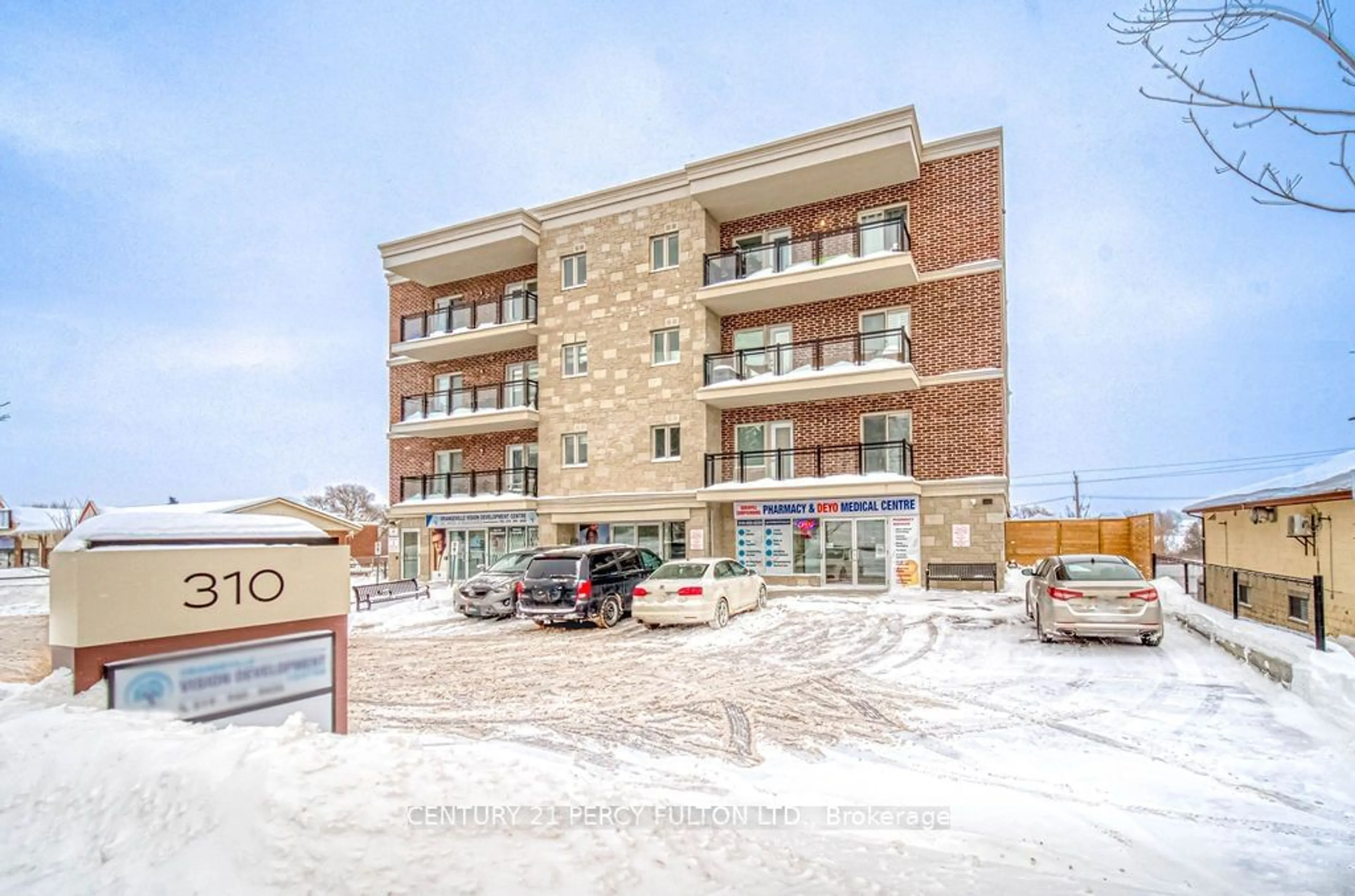 Patio, building for 310 Broadway Way #404, Orangeville Ontario L9W 1L3