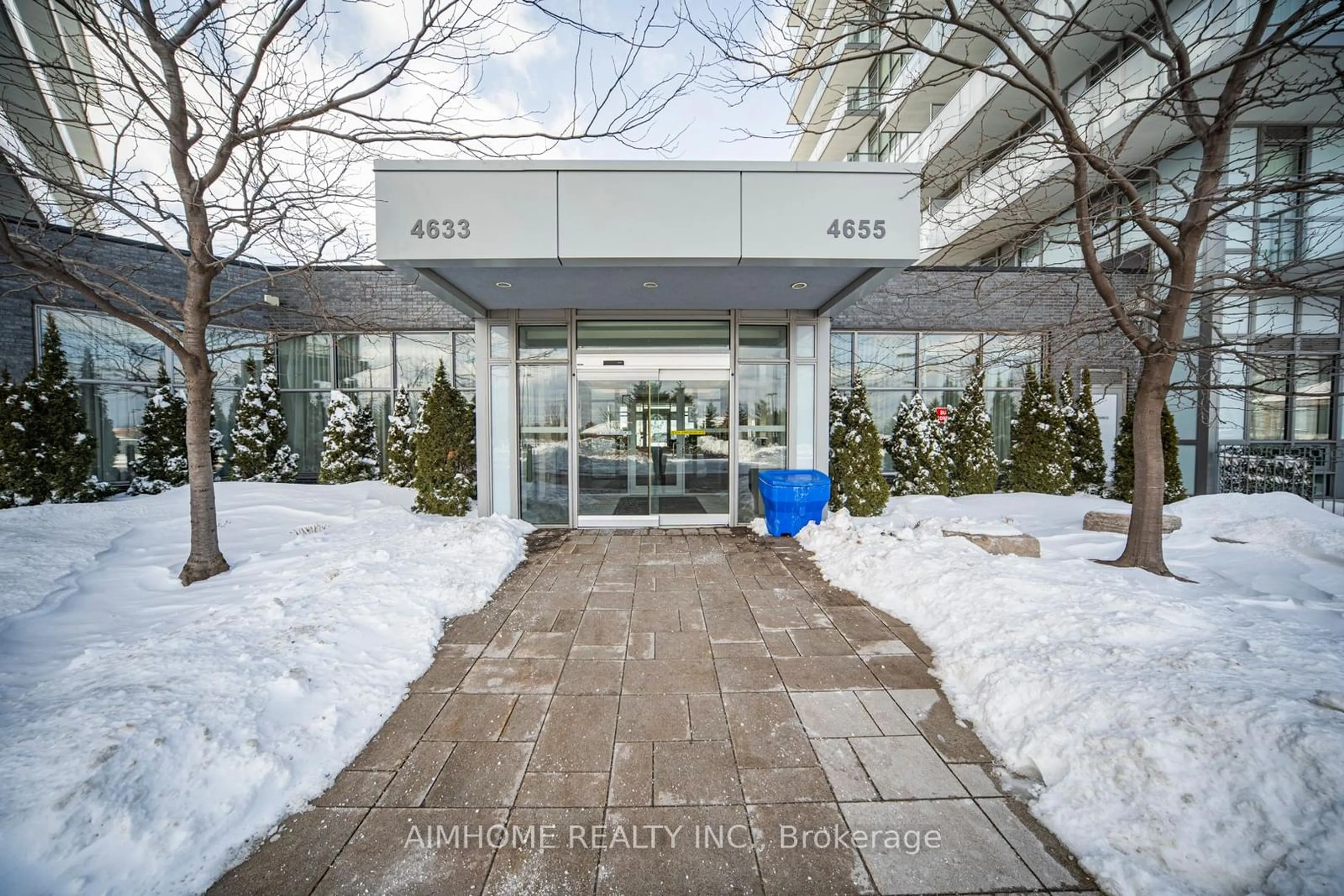 Indoor foyer for 4655 Glen Erin Dr #1610, Mississauga Ontario L5M 0Z1