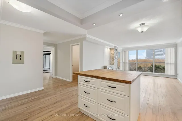 Additional property image - 2261 Lake Shore Blvd Unit 512