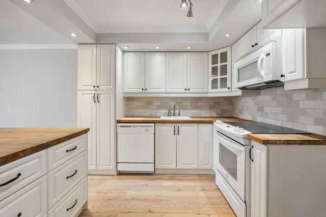 Additional property image - 2261 Lake Shore Blvd Unit 512
