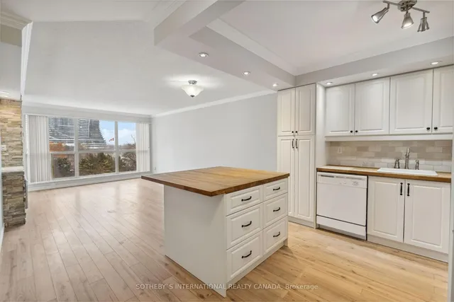 Additional property image - 2261 Lake Shore Blvd Unit 512