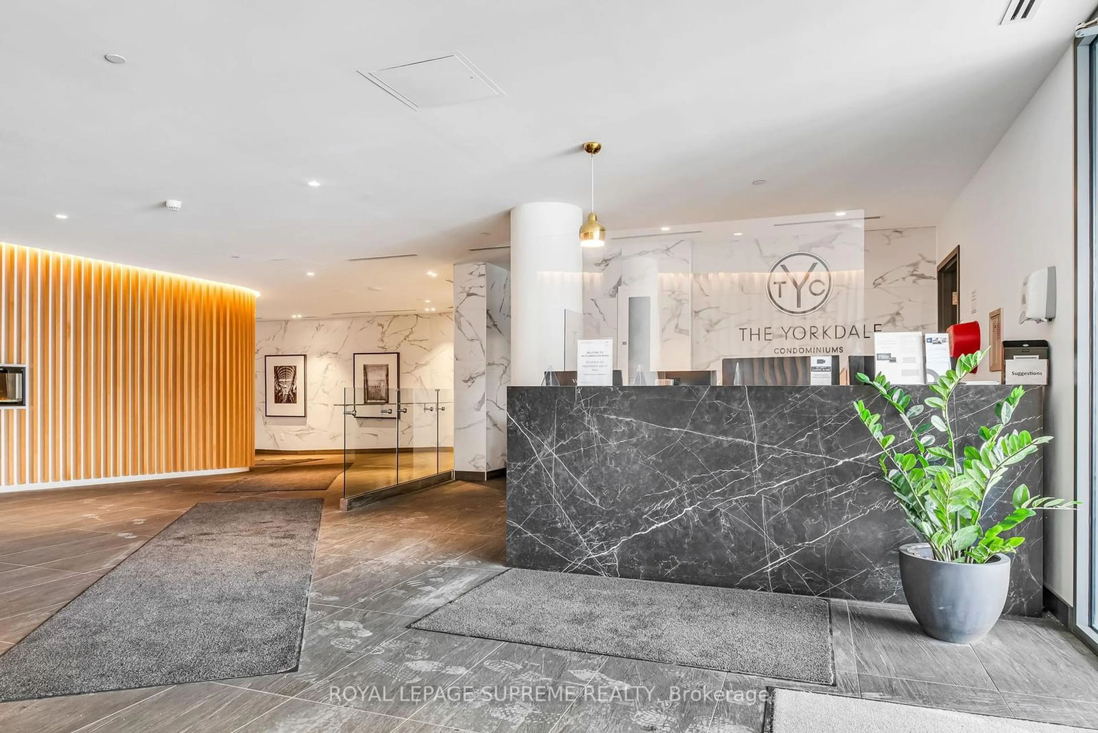 Lobby for 160 Flemington Rd #415, Toronto Ontario M6A 0A9