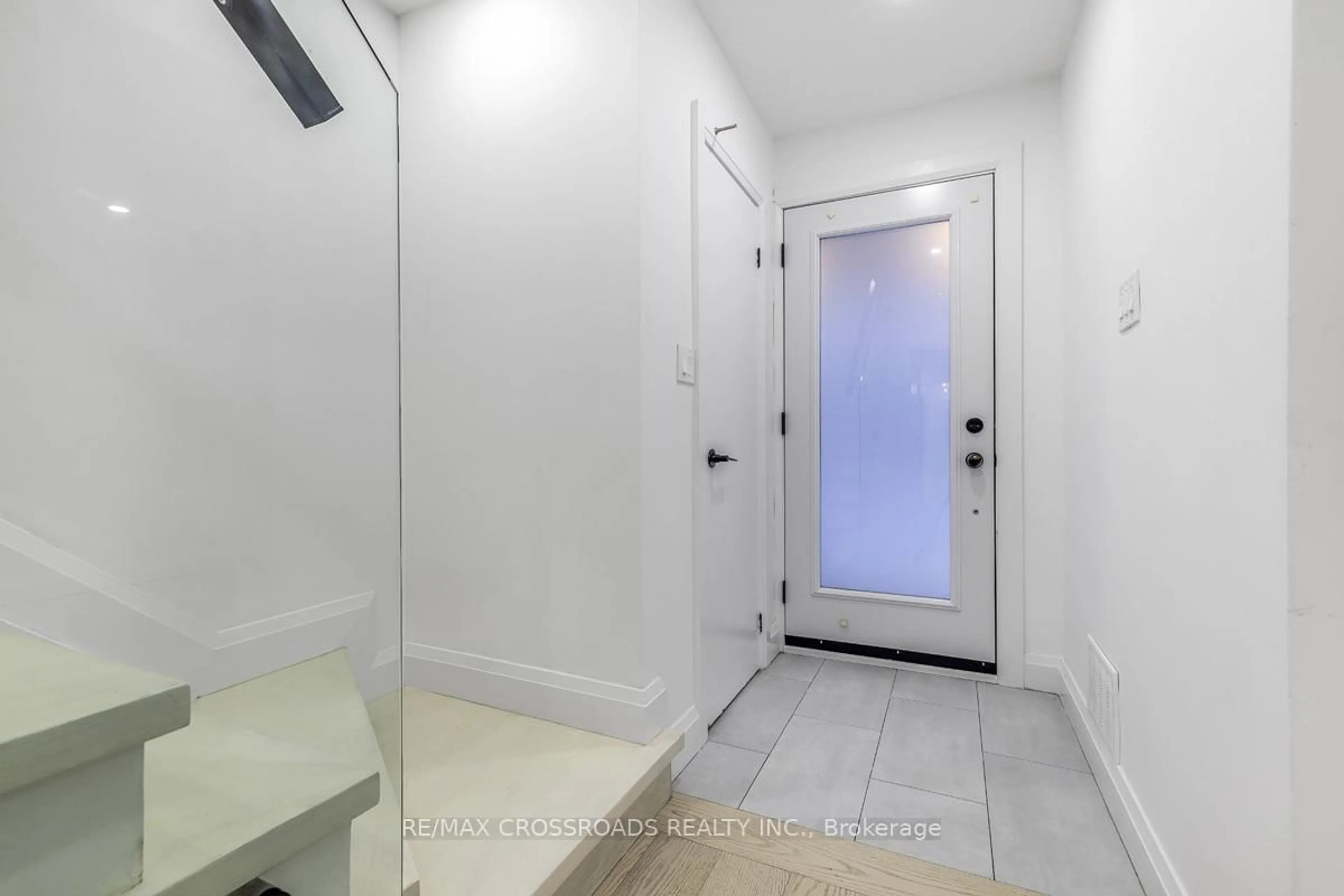 Indoor entryway for 67 Thurrock Rd, Toronto Ontario M3L 1P5