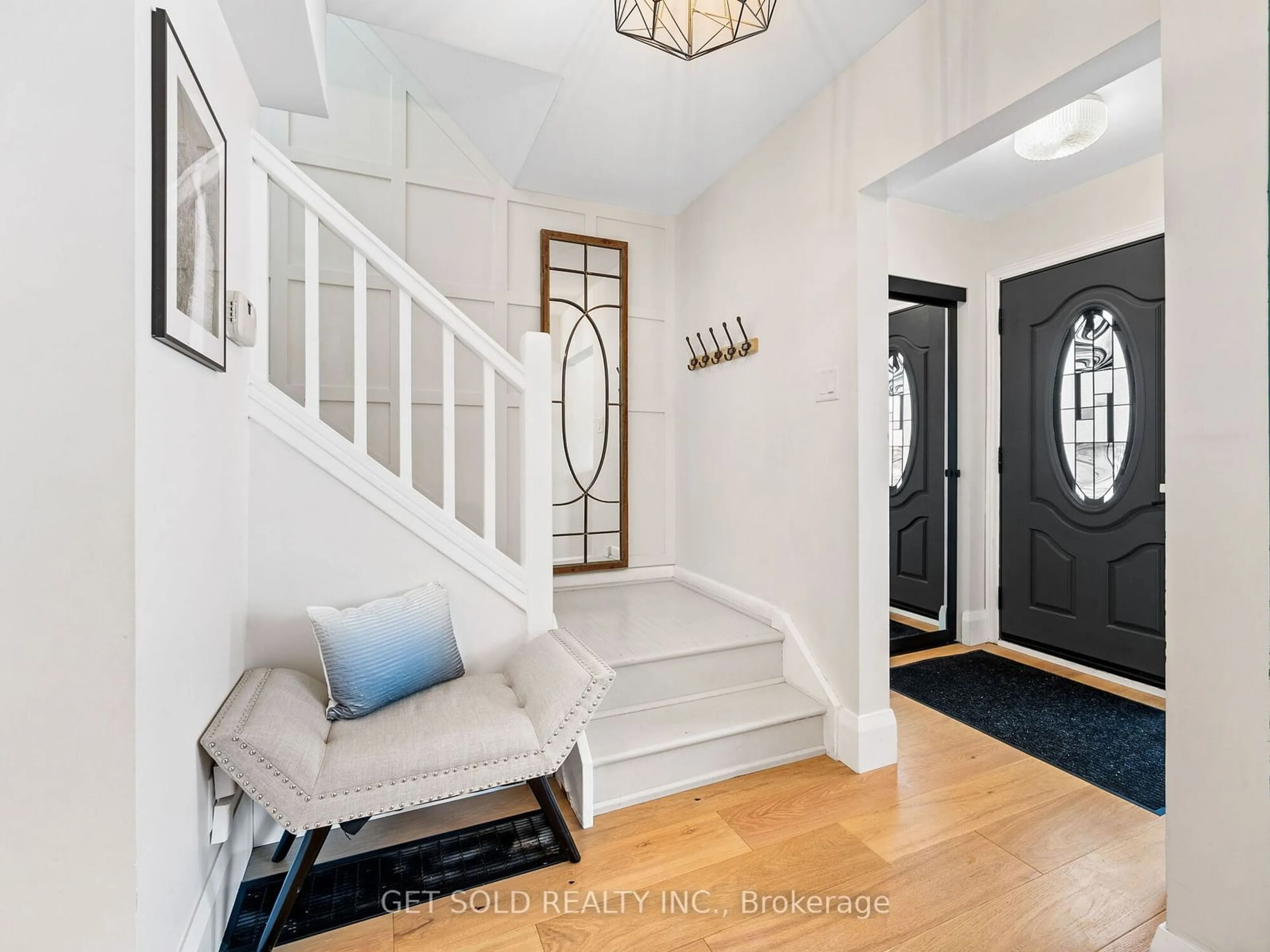 Indoor entryway for 20 Genthorn Ave, Toronto Ontario M9W 2S7