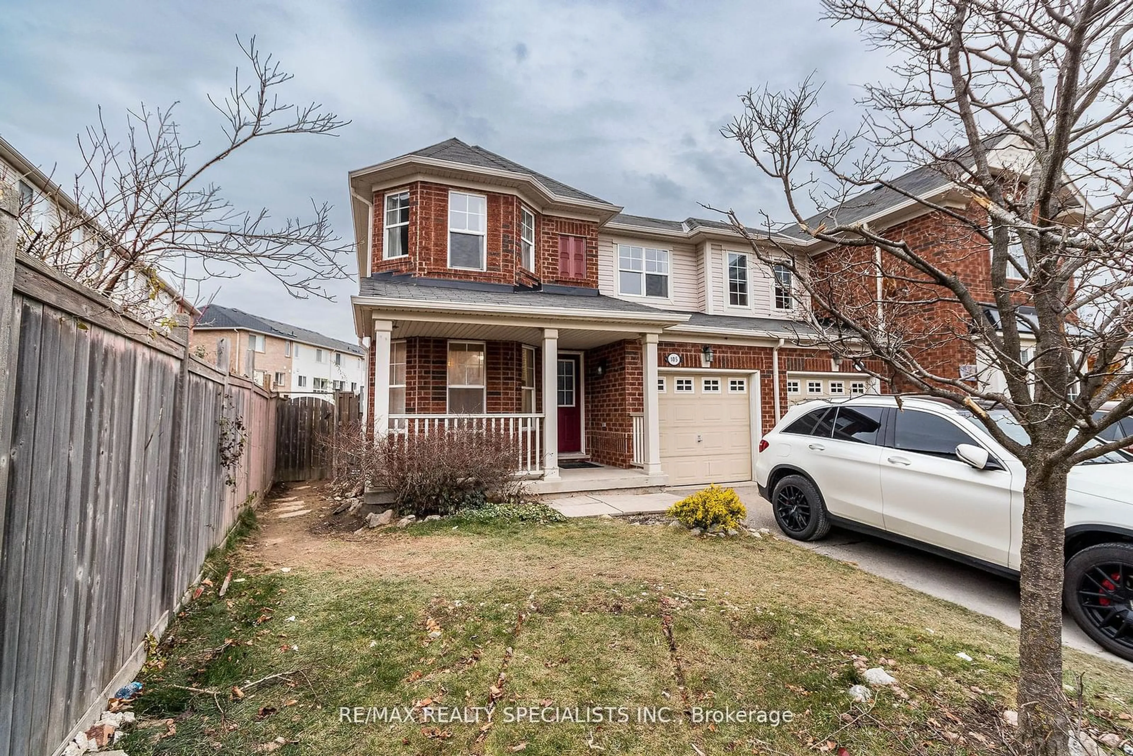 A pic from outside/outdoor area/front of a property/back of a property/a pic from drone, street for 105 DECKER HOLLOW Circ, Brampton Ontario L6X 0L5