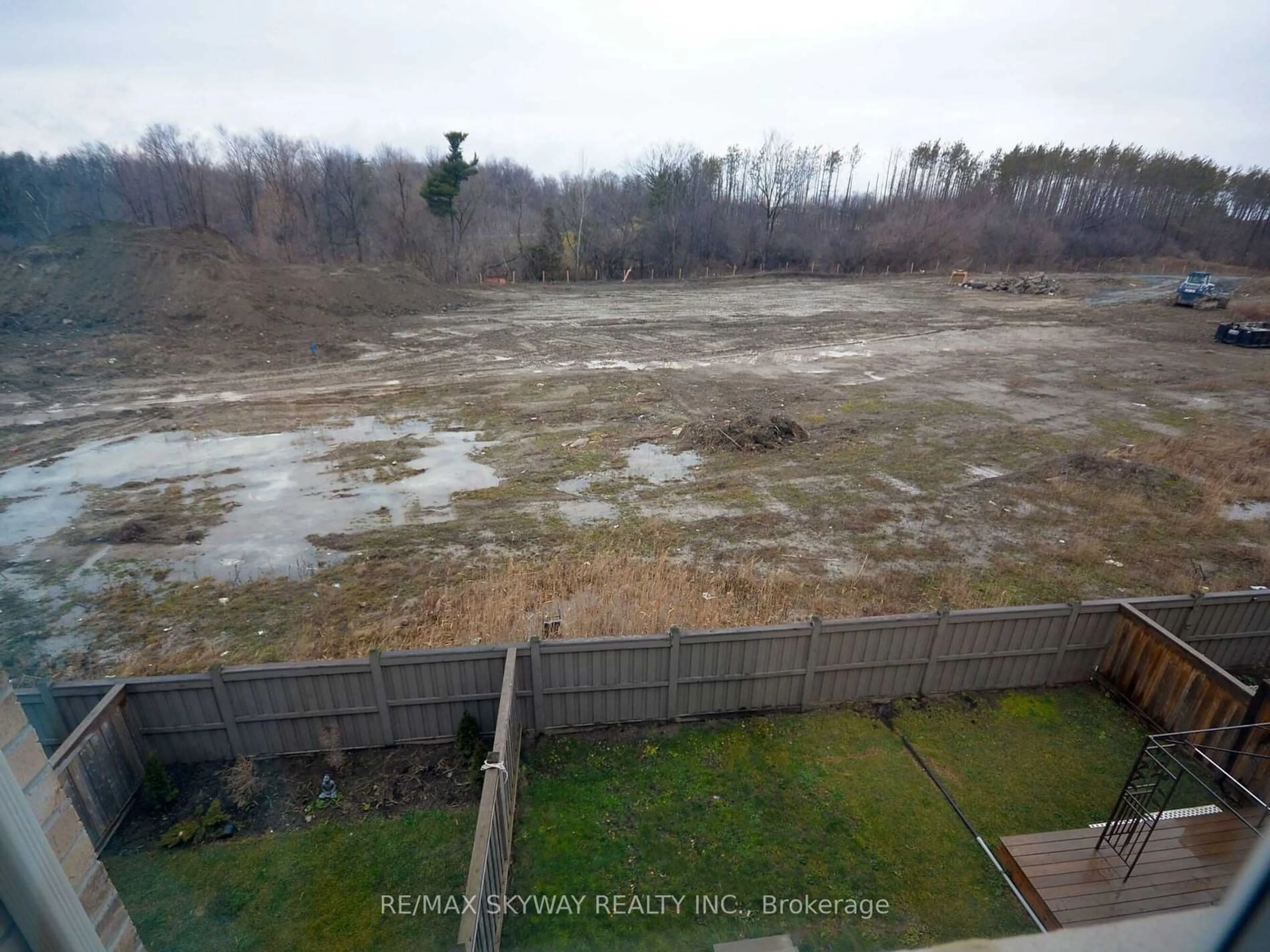 A pic from outside/outdoor area/front of a property/back of a property/a pic from drone, water/lake/river/ocean view for 14 Kayak Heights, Brampton Ontario L6Z 0H8