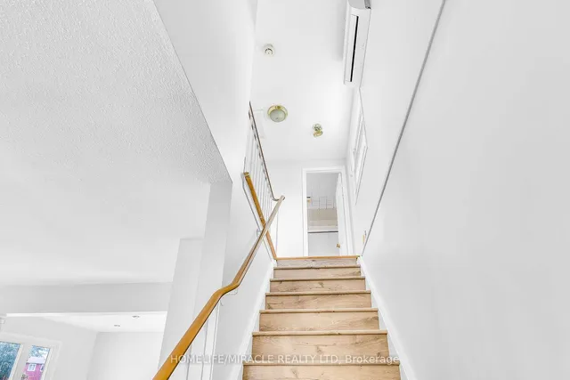 Additional property image - 14 Greenbush Crt