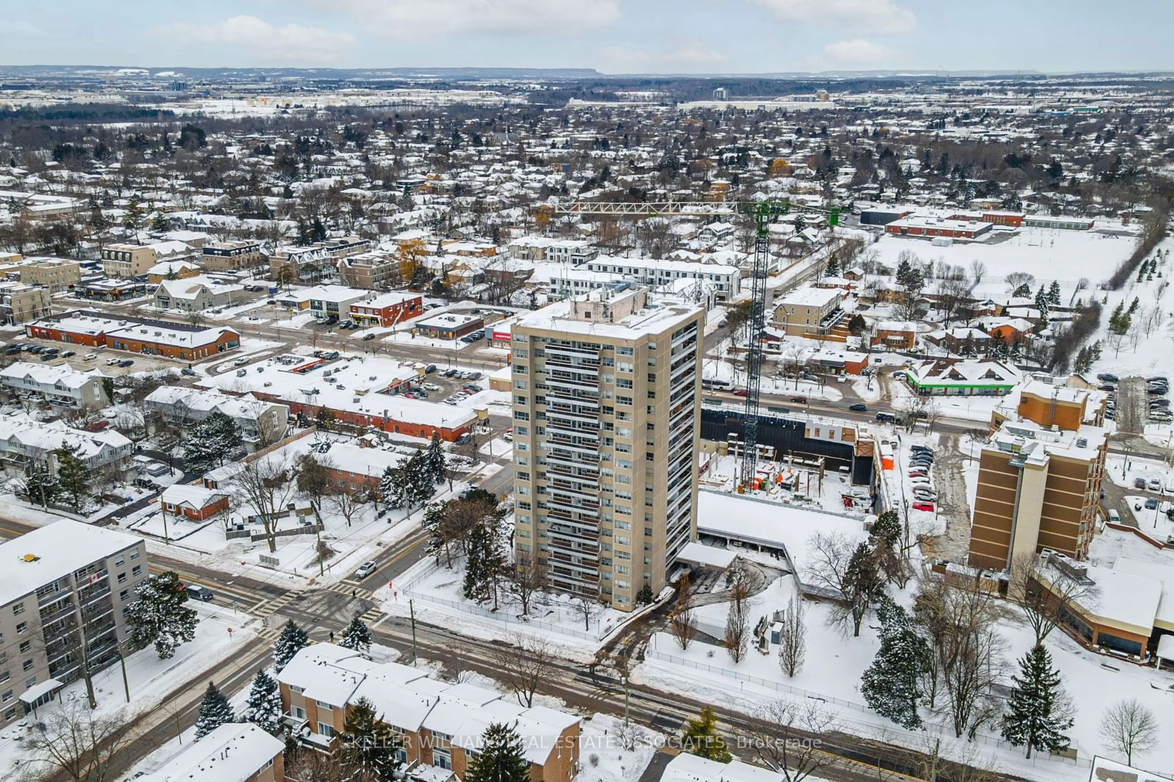 A pic from outside/outdoor area/front of a property/back of a property/a pic from drone, city buildings view from balcony for 2263 Marine Dr #705, Oakville Ontario L6L 5K1