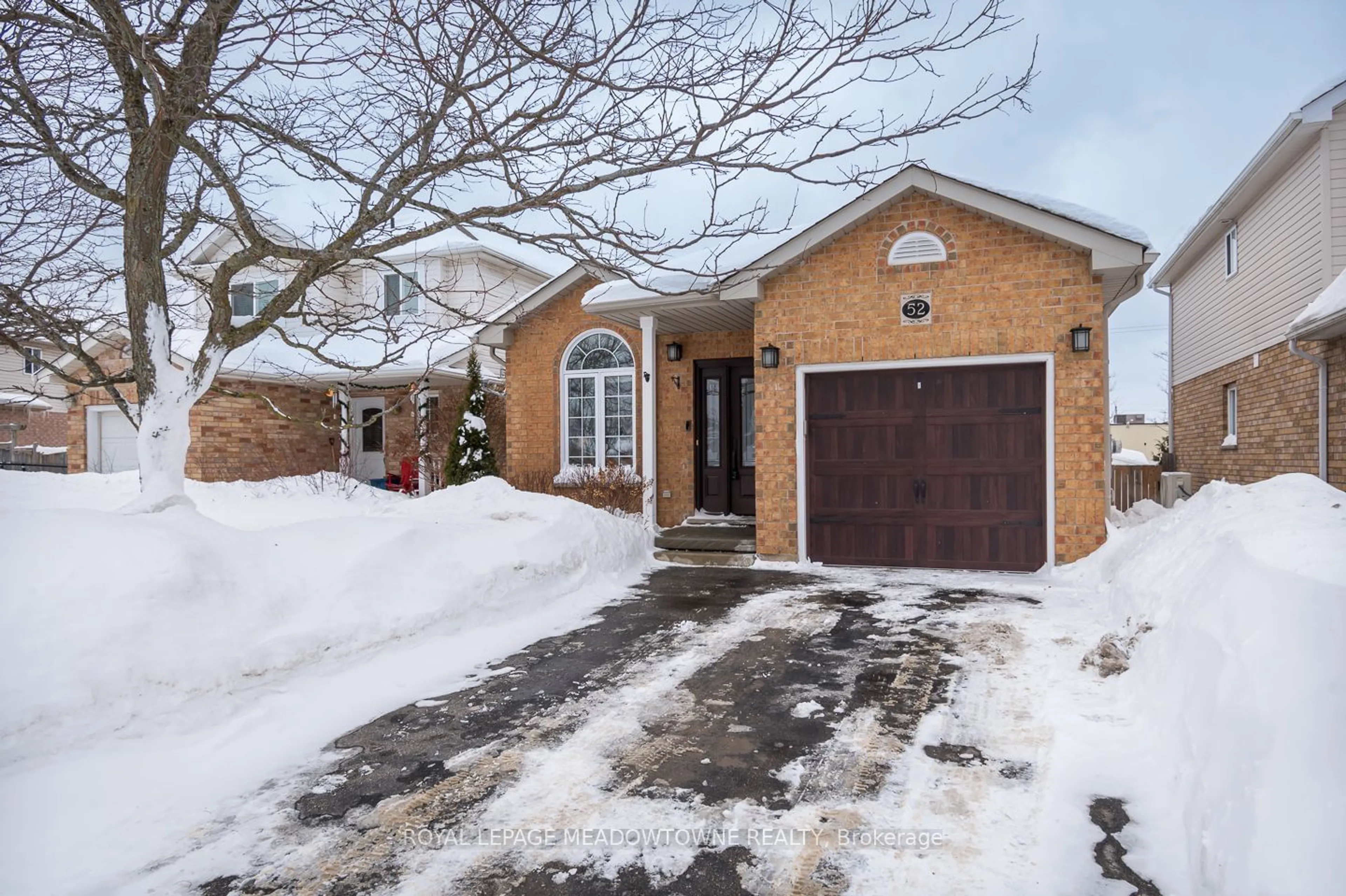 Home with brick exterior material, street for 52 Beardmore Cres, Halton Hills Ontario L7J 2Z1