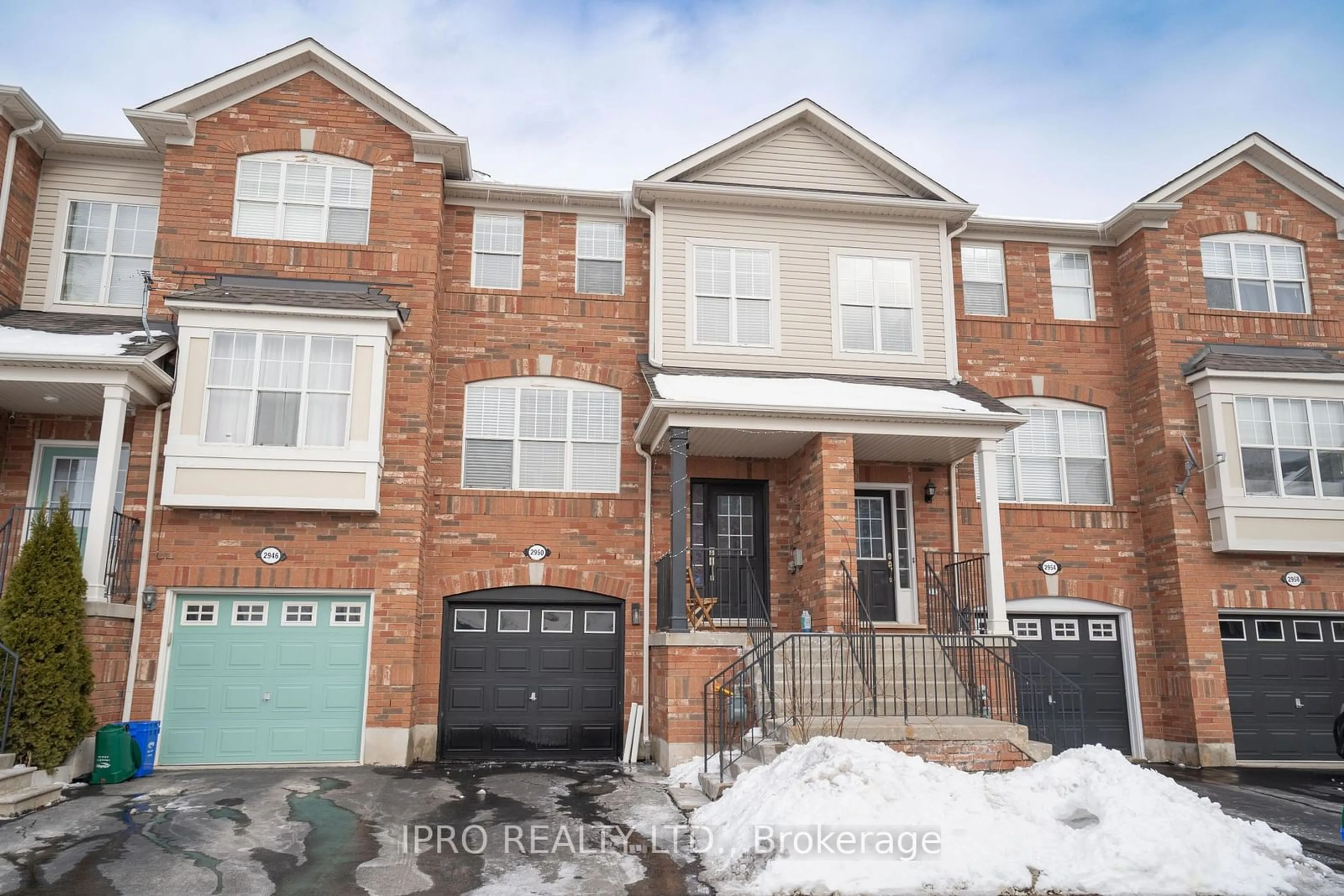 Home with brick exterior material, street for 2950 Garnethill Way, Oakville Ontario L6M 5E9