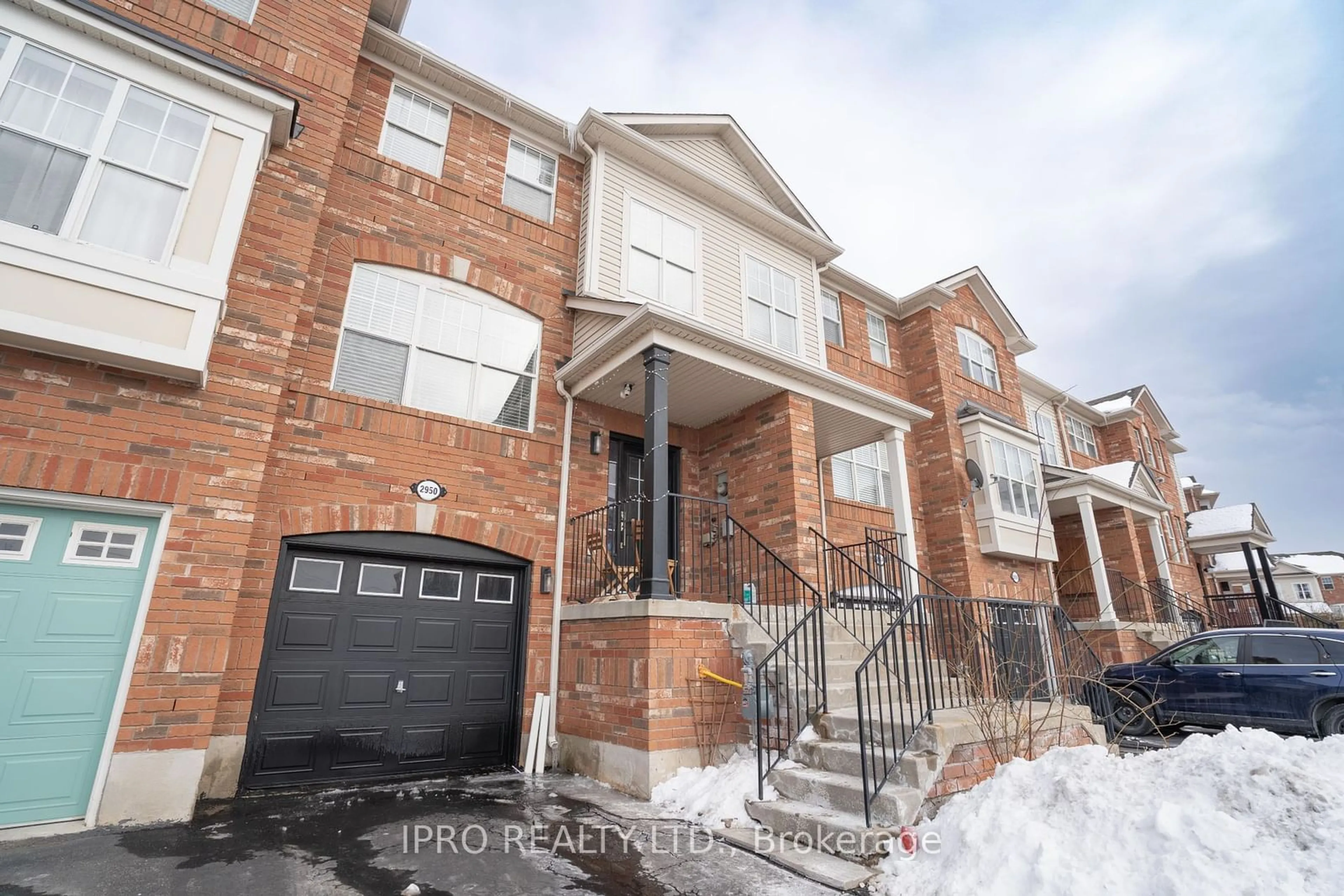 Home with brick exterior material, street for 2950 Garnethill Way, Oakville Ontario L6M 5E9