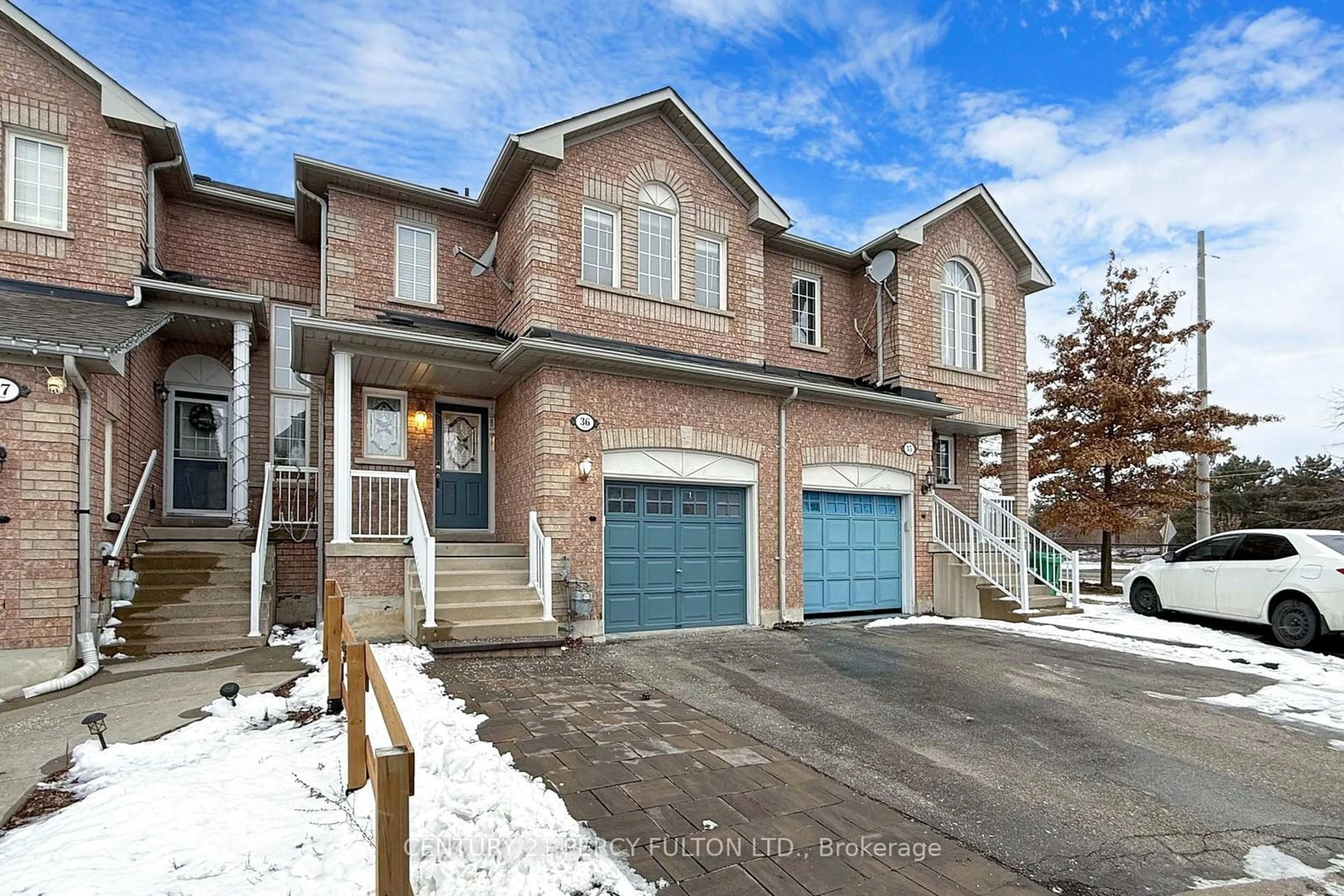 Home with brick exterior material, street for 21 Eastview Gate #36, Brampton Ontario L6P 1P6