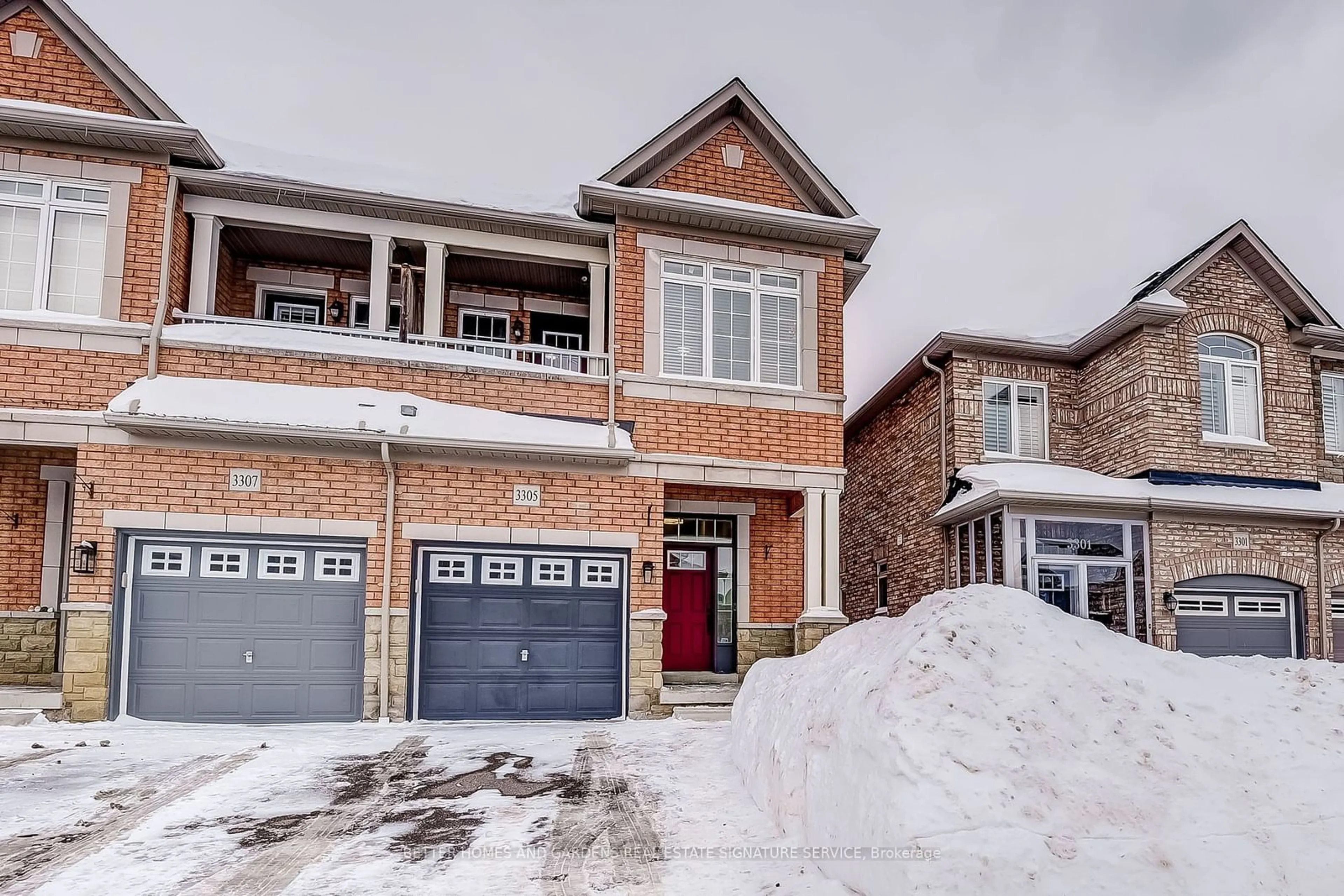 Home with brick exterior material, street for 3305 Sunlight St, Mississauga Ontario L5M 0G8