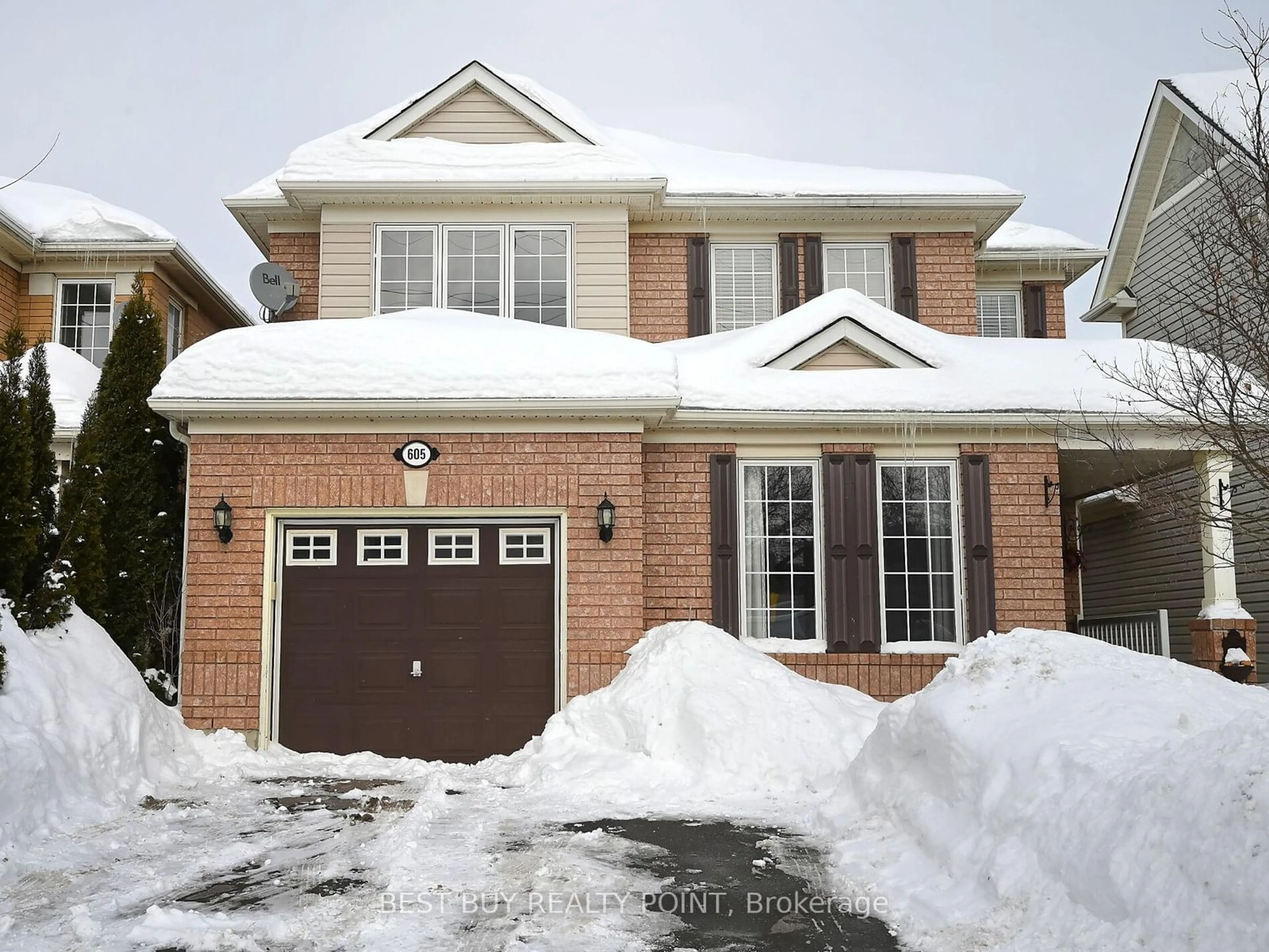 Home with brick exterior material, street for 605 Fourth Line, Milton Ontario L9T 5V3