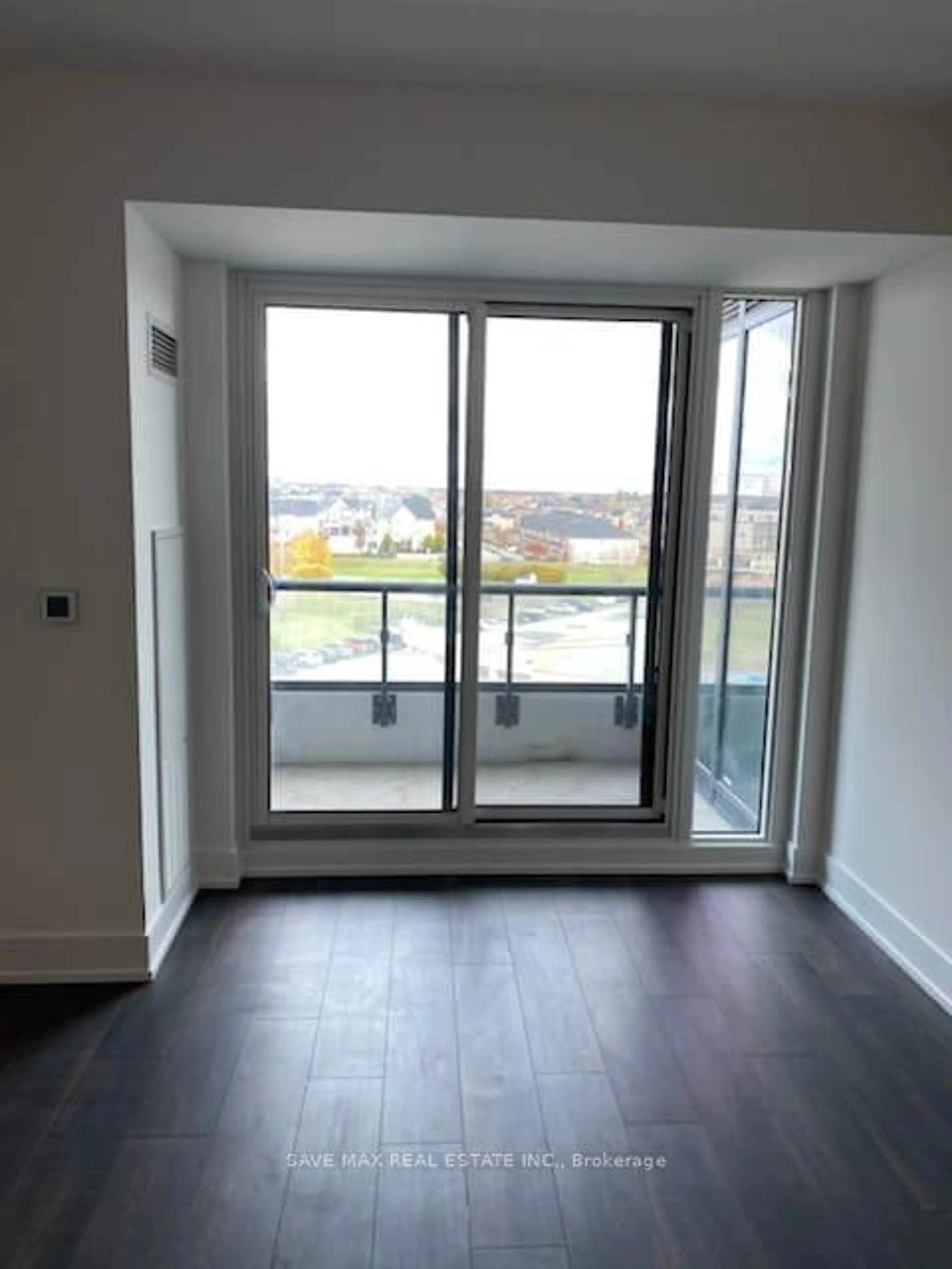 A pic of a room for 2450 Old Bronte Rd #510, Oakville Ontario L6M 5P6