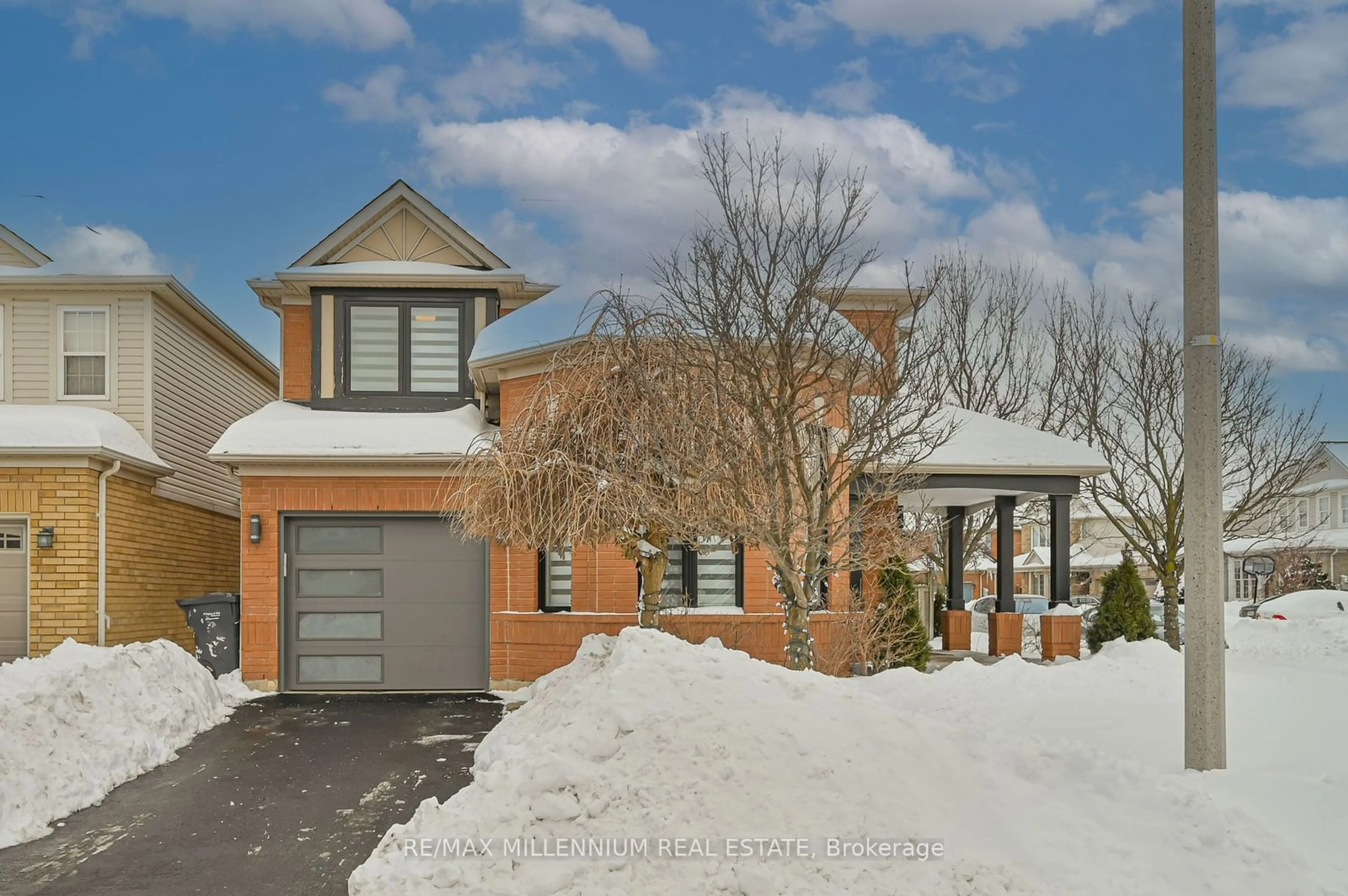 Home with brick exterior material, street for 27 Vista Green Cres, Brampton Ontario L7A 2S4