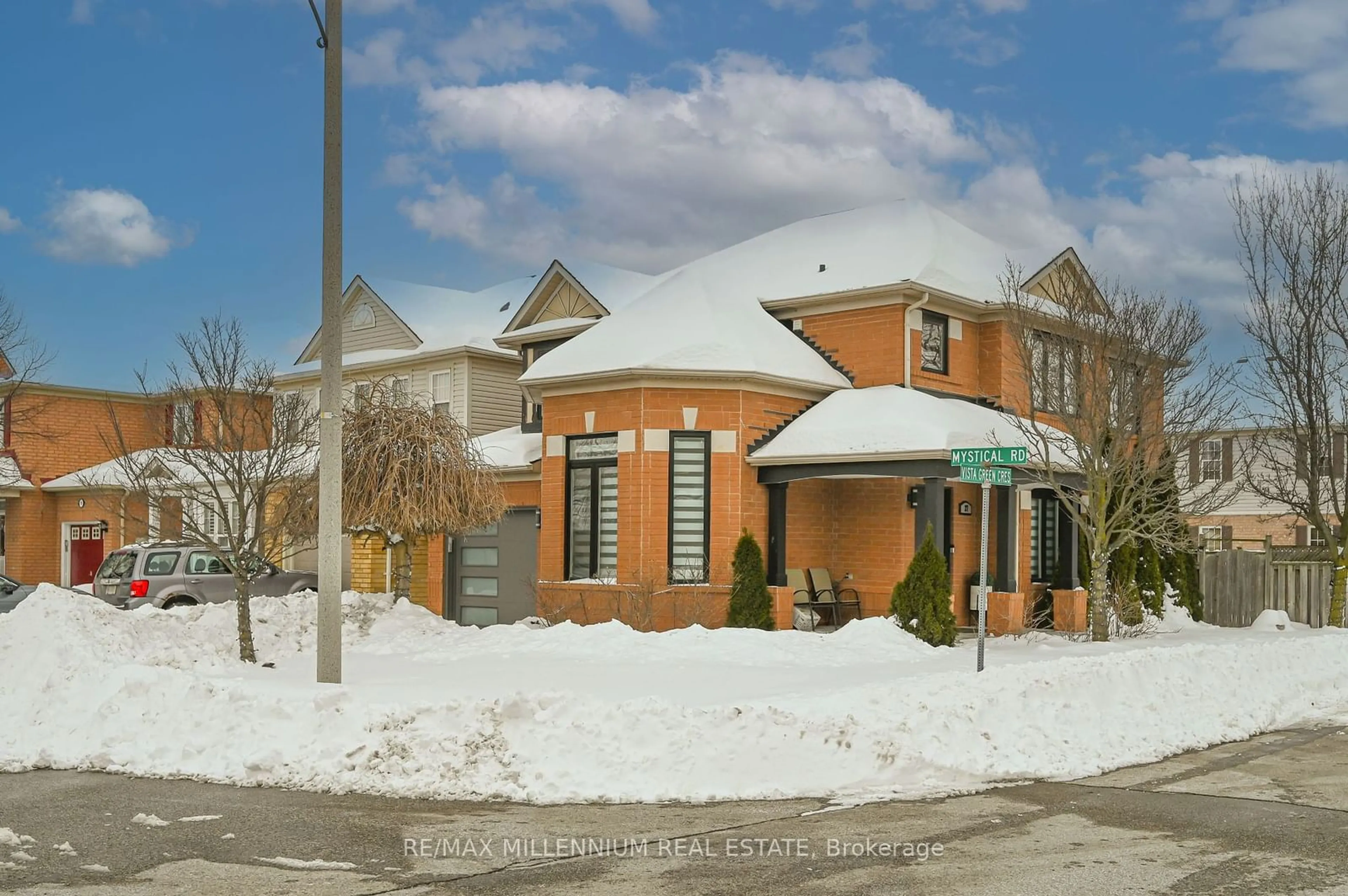 Home with brick exterior material, street for 27 Vista Green Cres, Brampton Ontario L7A 2S4