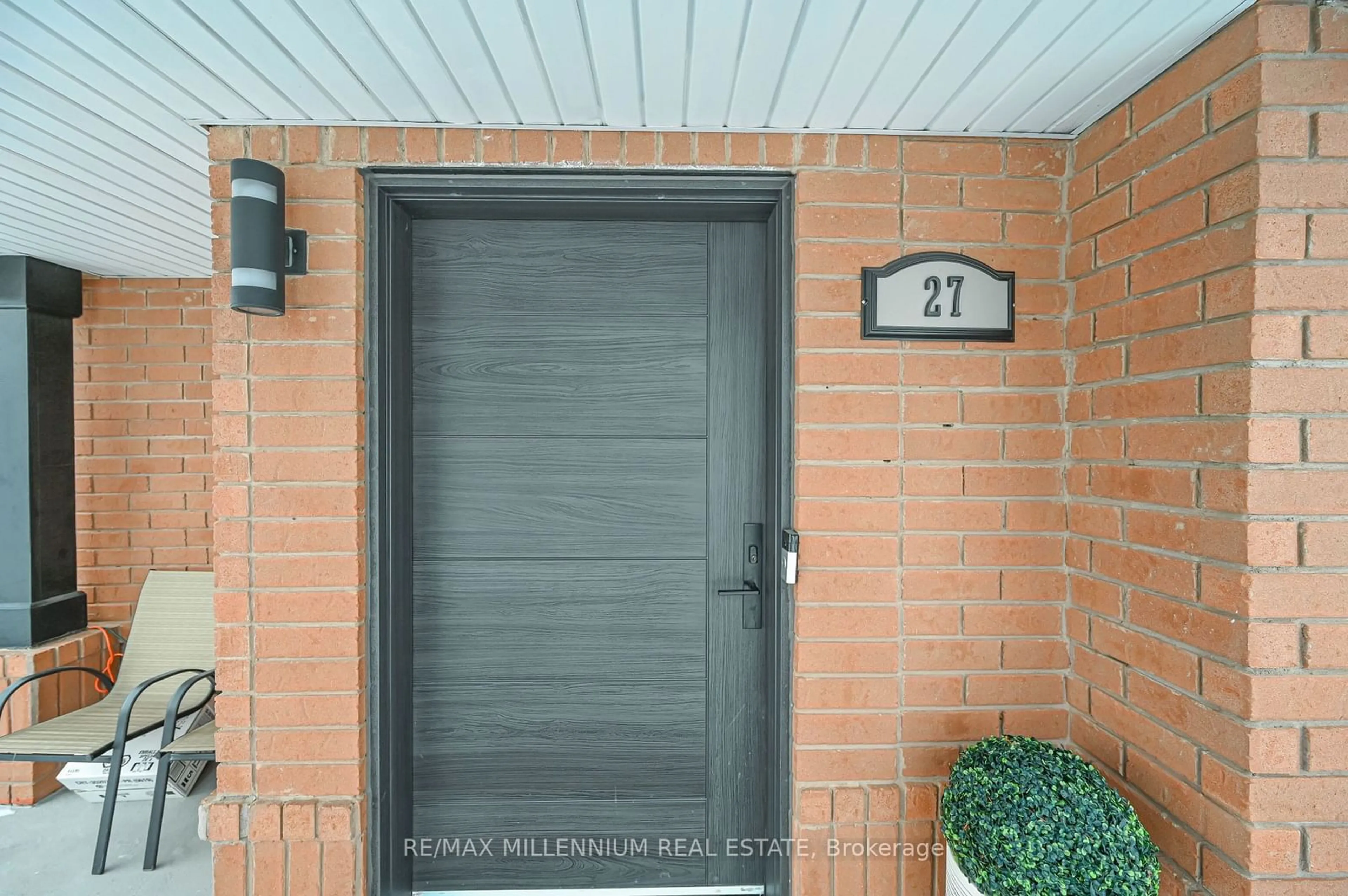 Home with brick exterior material, street for 27 Vista Green Cres, Brampton Ontario L7A 2S4