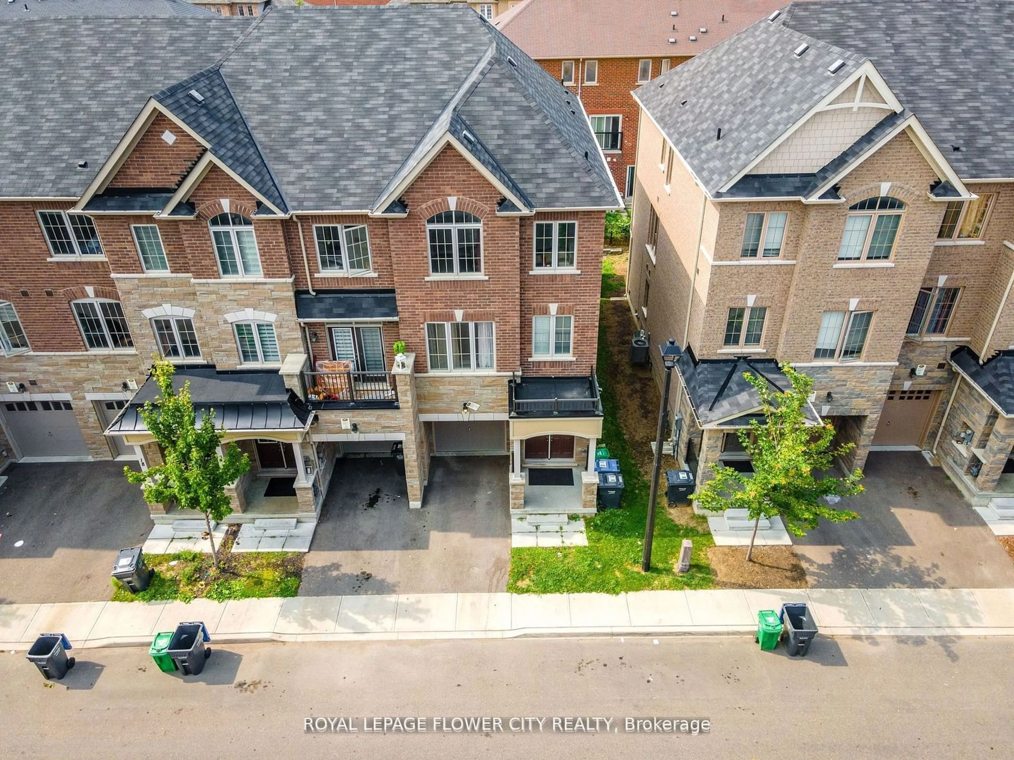 A pic from outside/outdoor area/front of a property/back of a property/a pic from drone, street for 14 Faye St, Brampton Ontario L6P 4M9