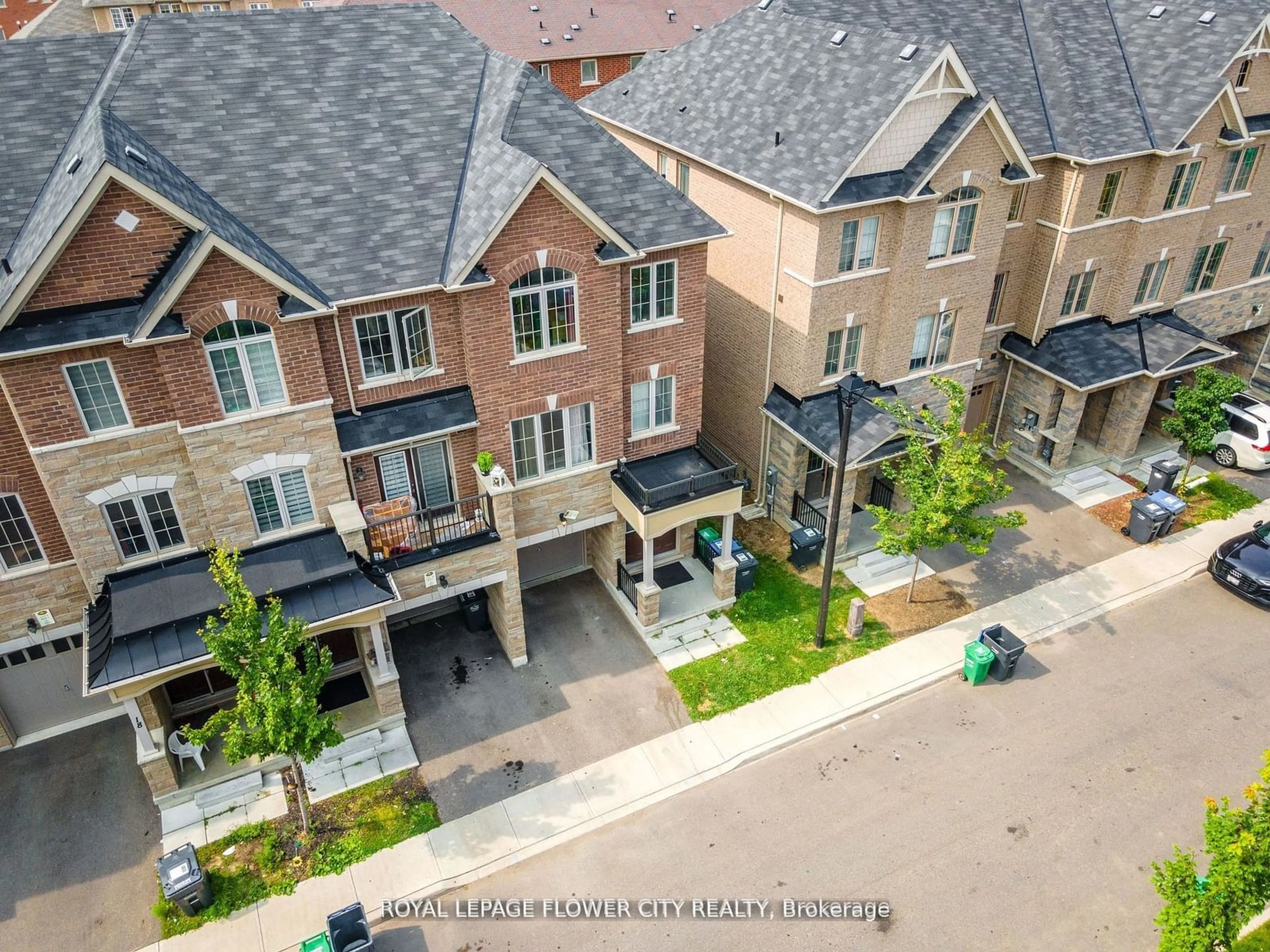 A pic from outside/outdoor area/front of a property/back of a property/a pic from drone, street for 14 Faye St, Brampton Ontario L6P 4M9