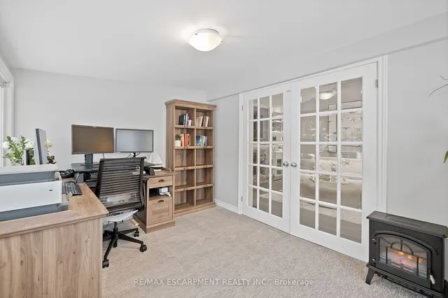 Additional property image - 344 Camelot Crt