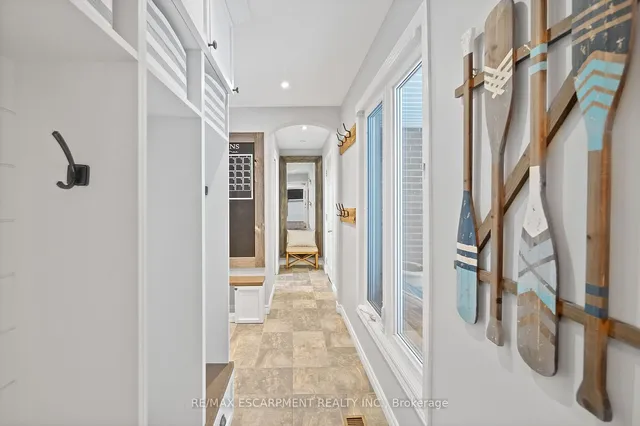 Additional property image - 344 Camelot Crt