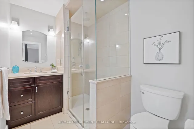 Additional property image - 344 Camelot Crt