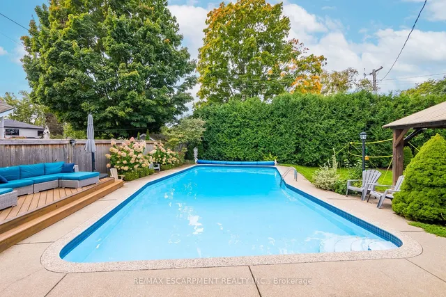 Additional property image - 344 Camelot Crt