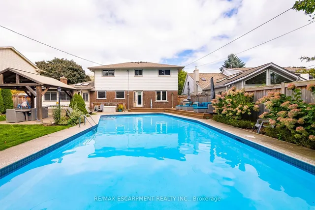 Additional property image - 344 Camelot Crt