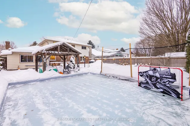 Additional property image - 344 Camelot Crt