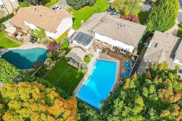 Additional property image - 344 Camelot Crt