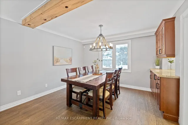 Additional property image - 344 Camelot Crt