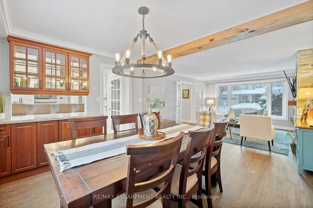 Additional property image - 344 Camelot Crt