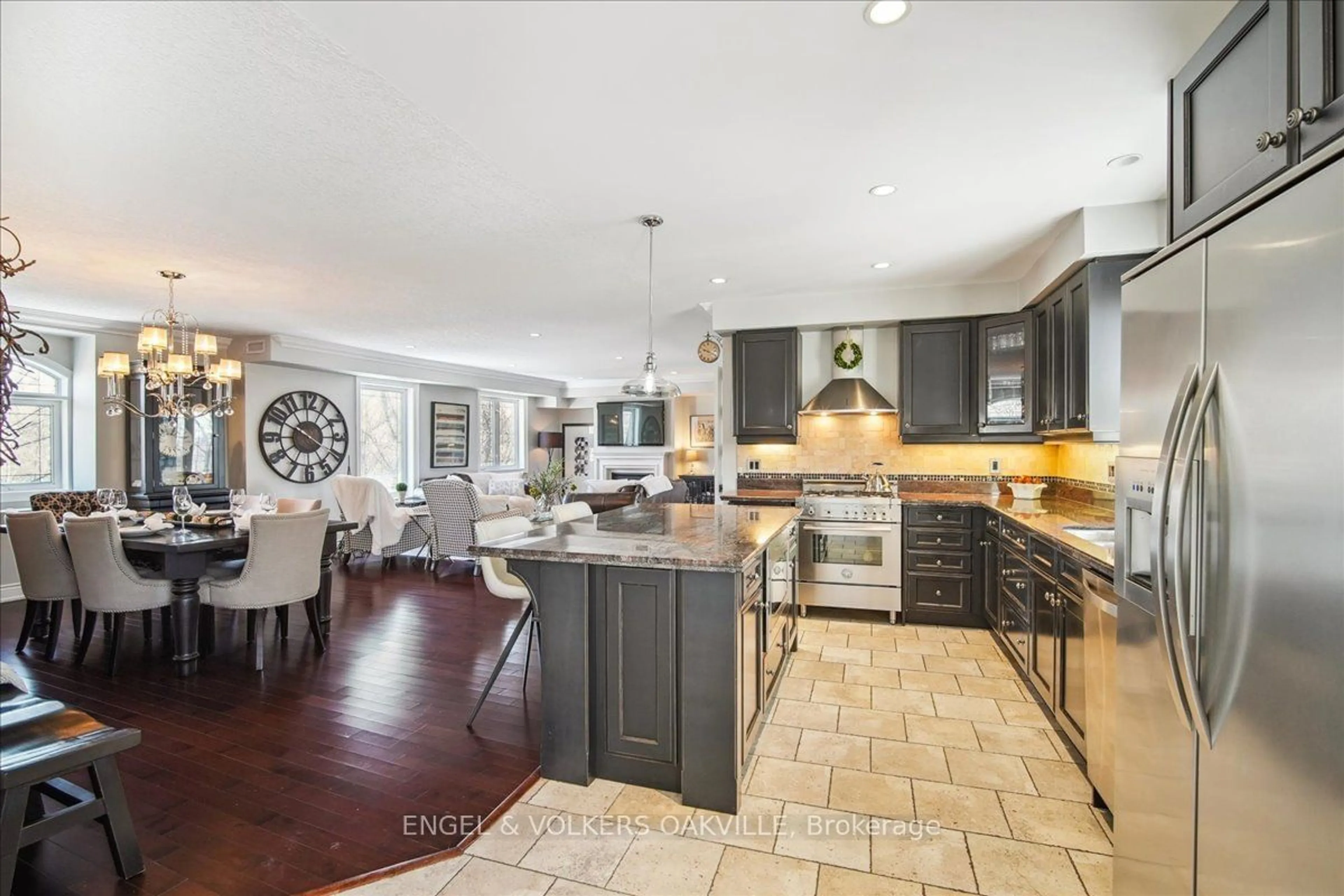 Open concept kitchen, ceramic/tile floor for 390 Upper Middle Rd #306, Oakville Ontario L6H 0A5