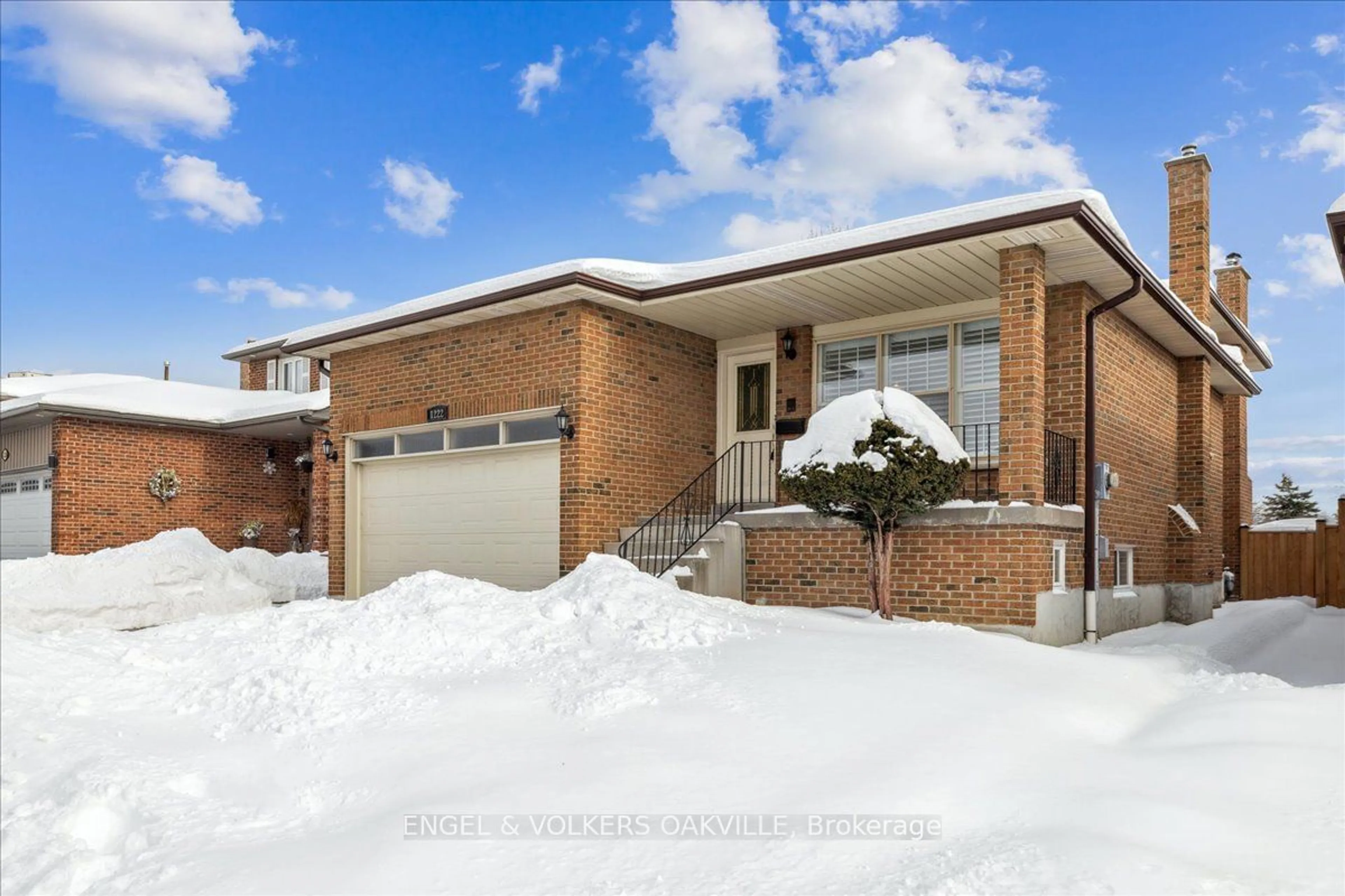 Home with brick exterior material, street for 1222 Larny Crt, Mississauga Ontario L4W 3N4