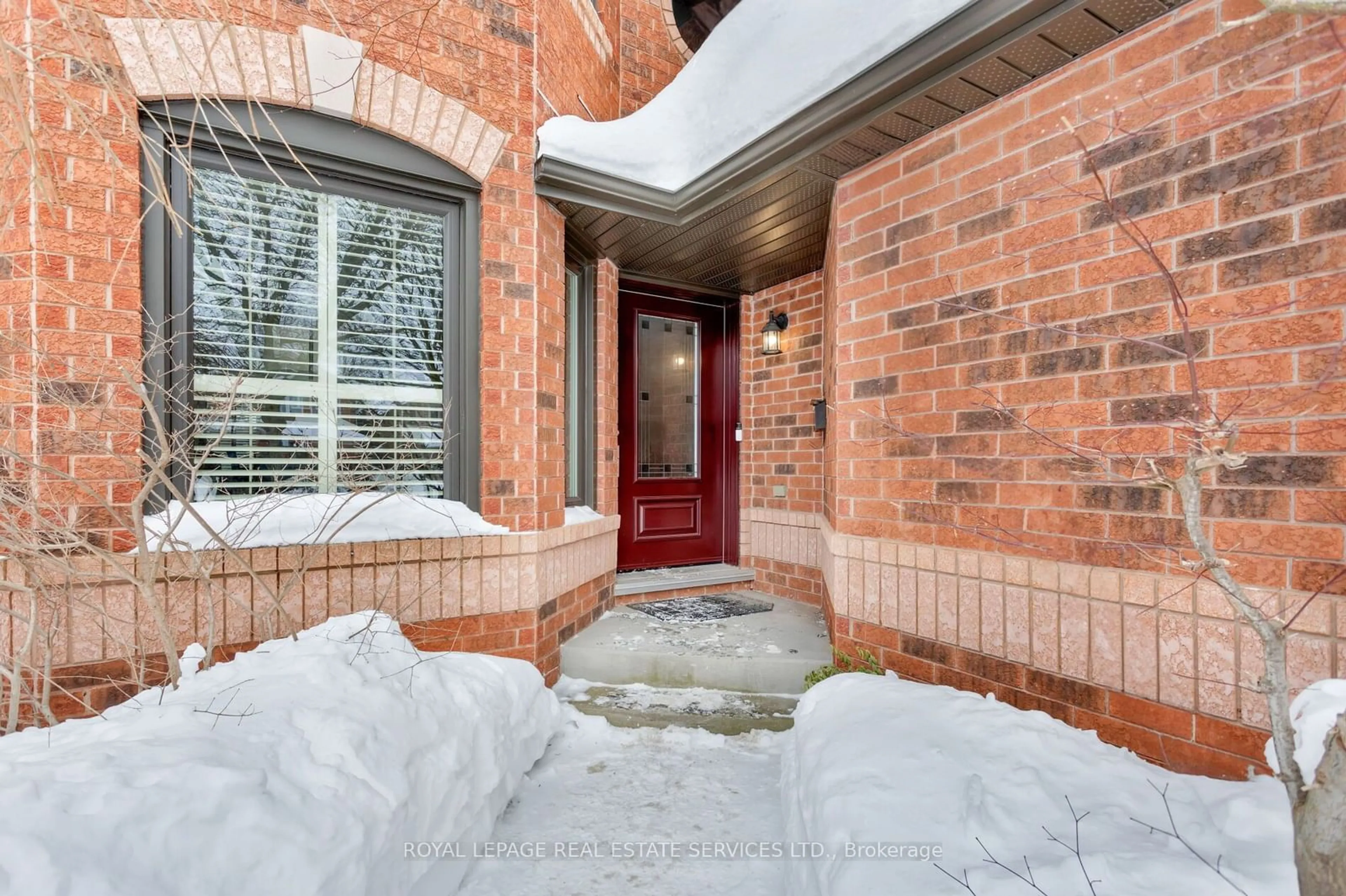 Indoor entryway for 2243 Vista Oak Rd, Oakville Ontario L6M 3L8