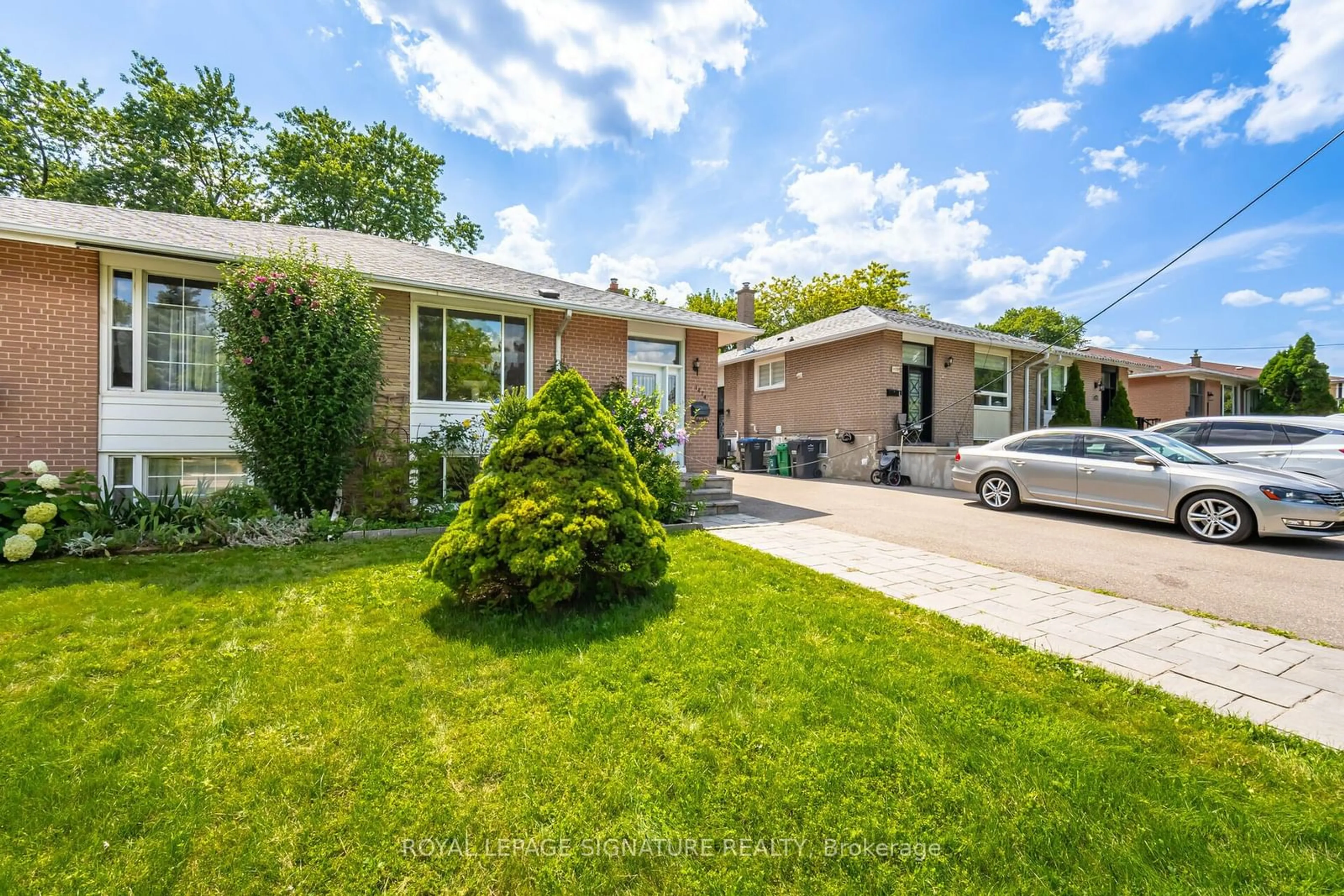 Home with brick exterior material, street for 1474 Sandgate Cres, Mississauga Ontario L5J 2E5