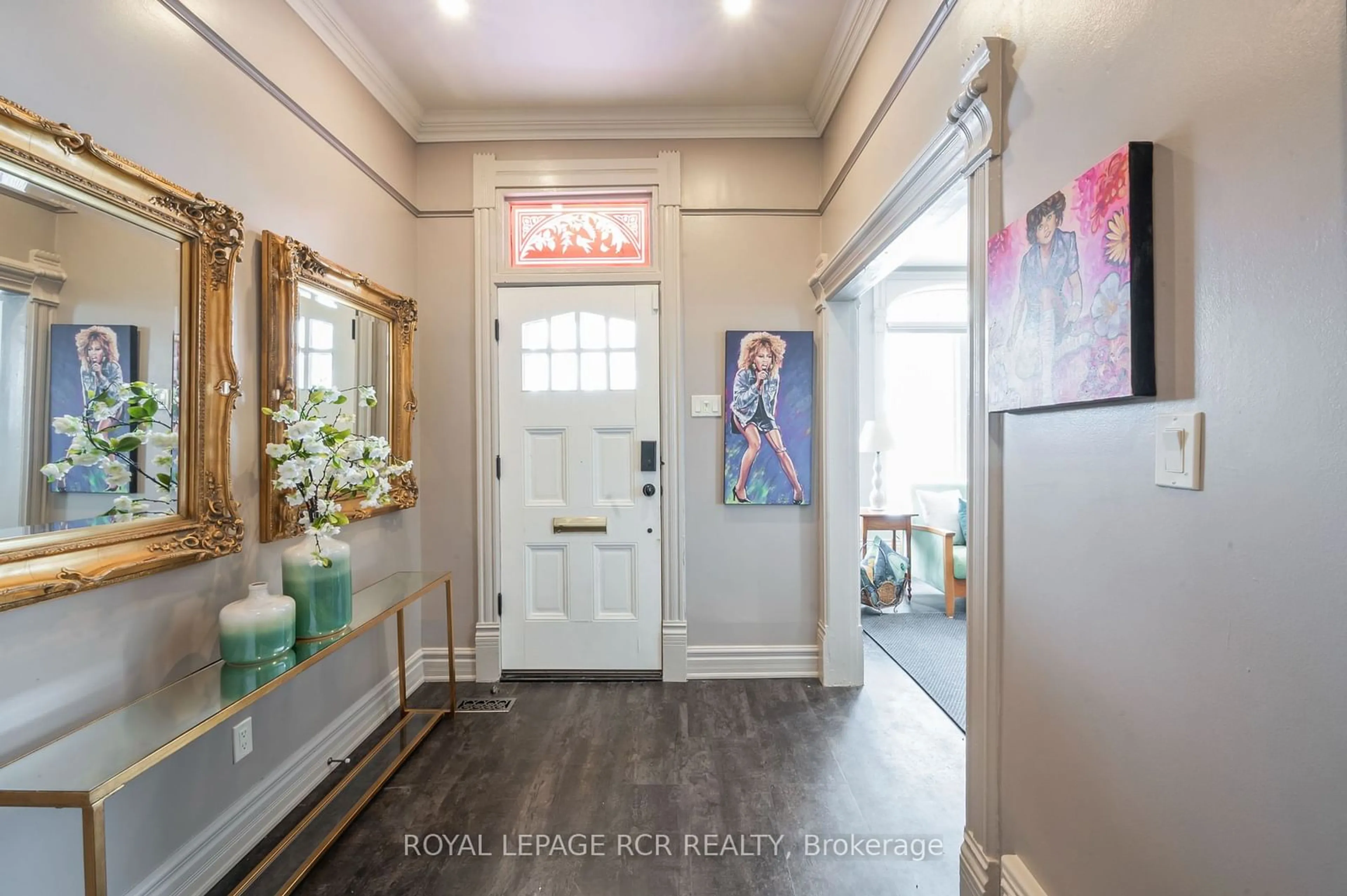 Indoor entryway for 7 Zina St, Orangeville Ontario L9W 1E2